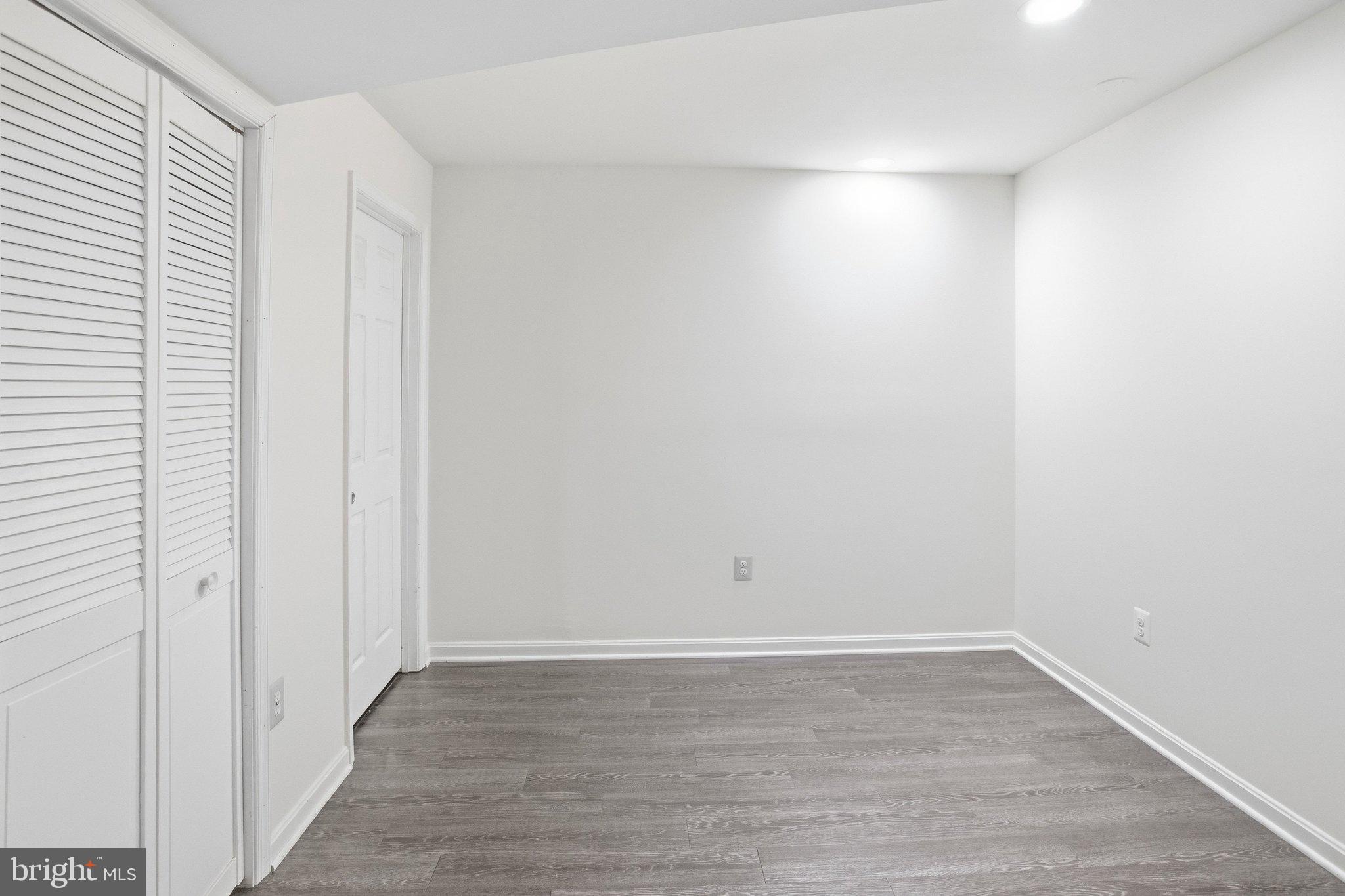 COLES RUN MANOR - Residential