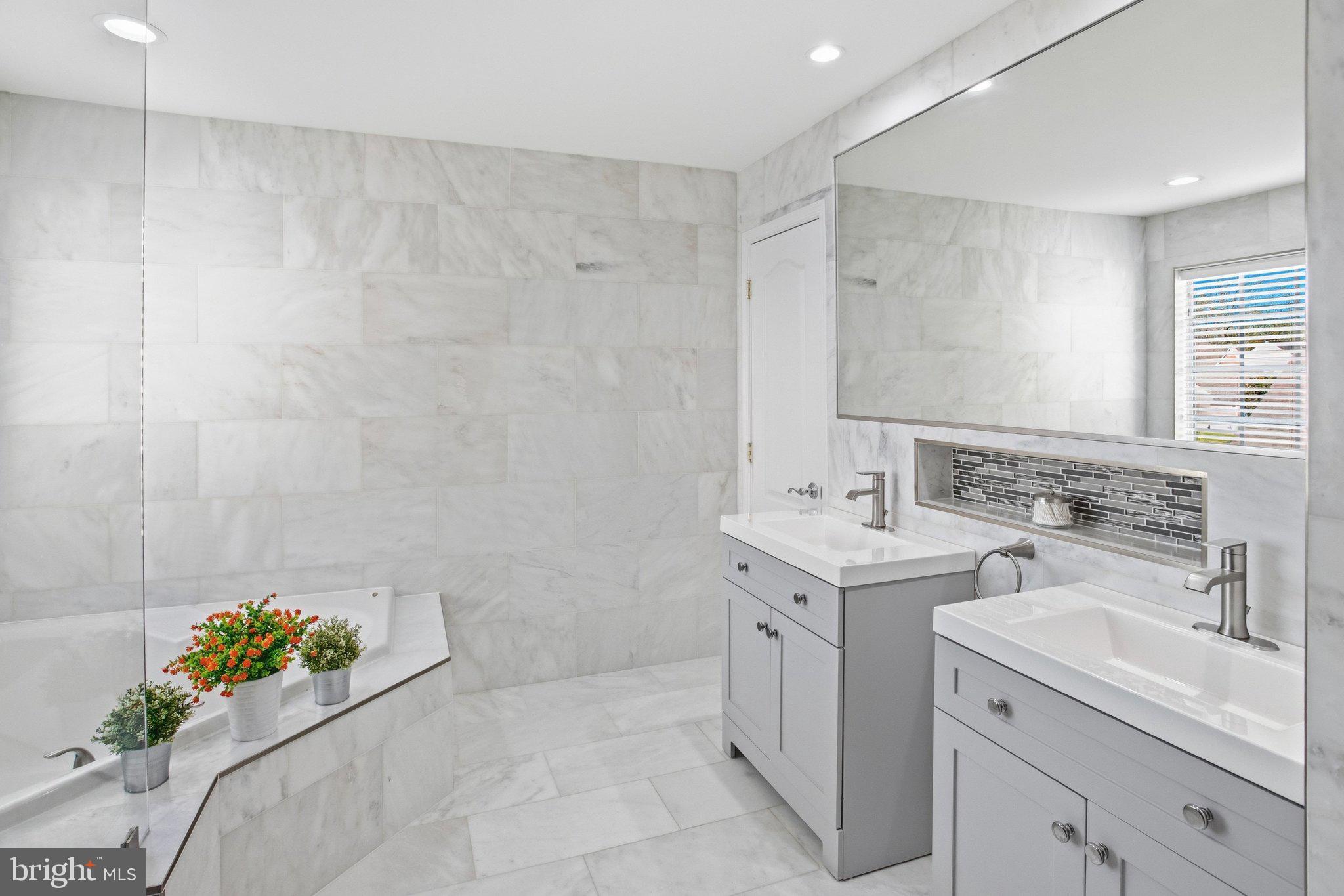 COLES RUN MANOR - Residential