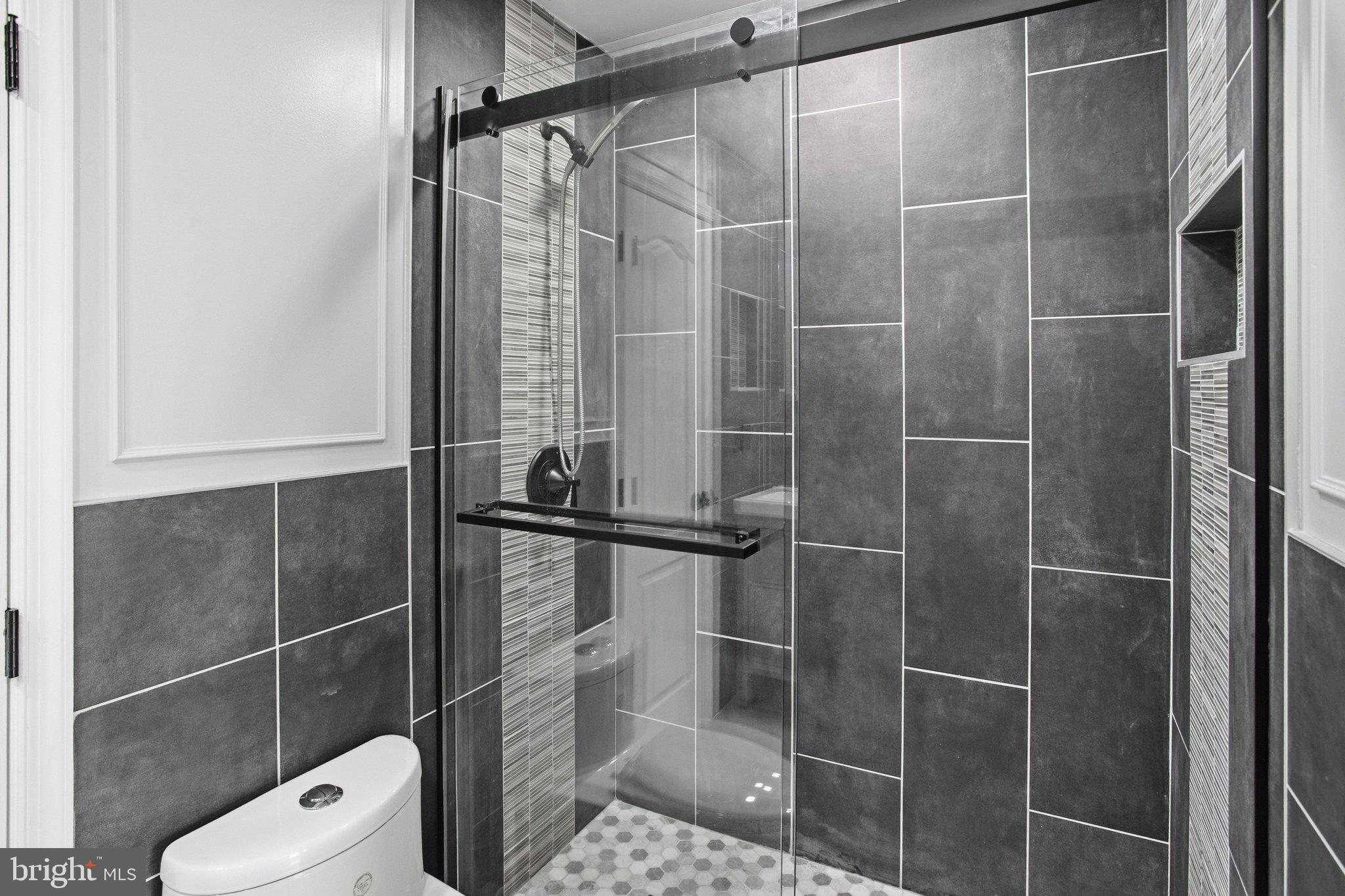 COLES RUN MANOR - Residential