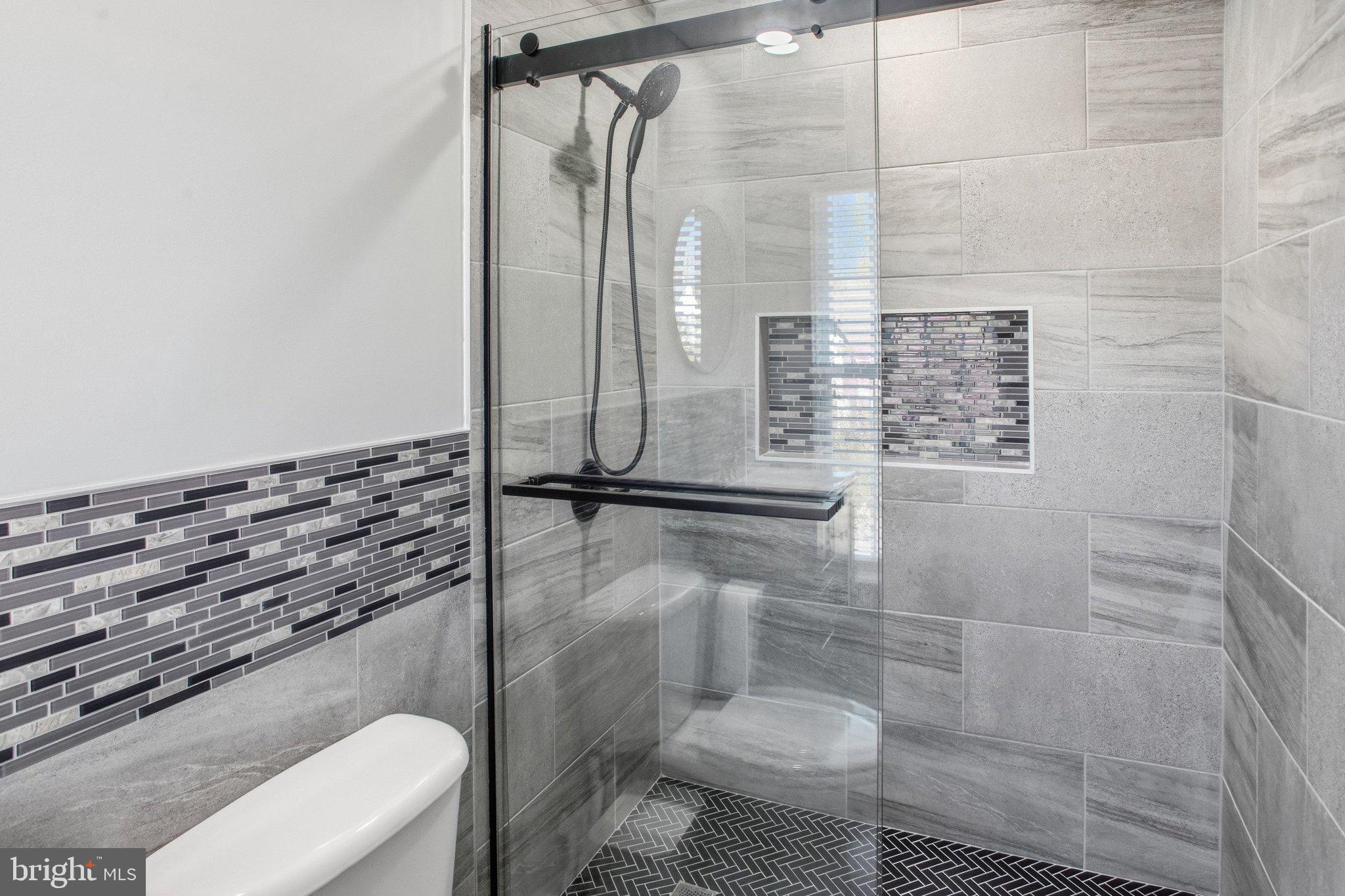 COLES RUN MANOR - Residential