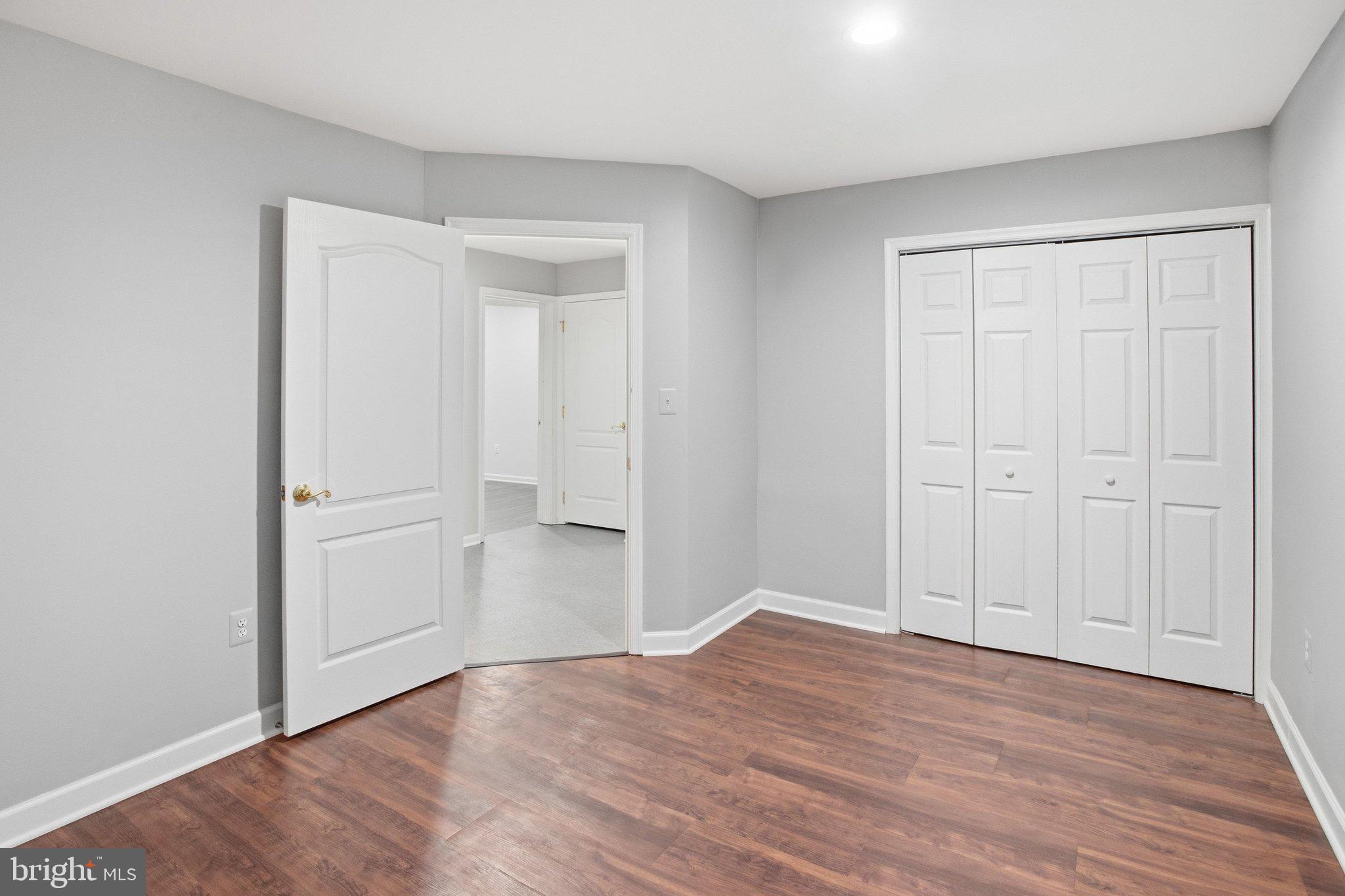 COLES RUN MANOR - Residential