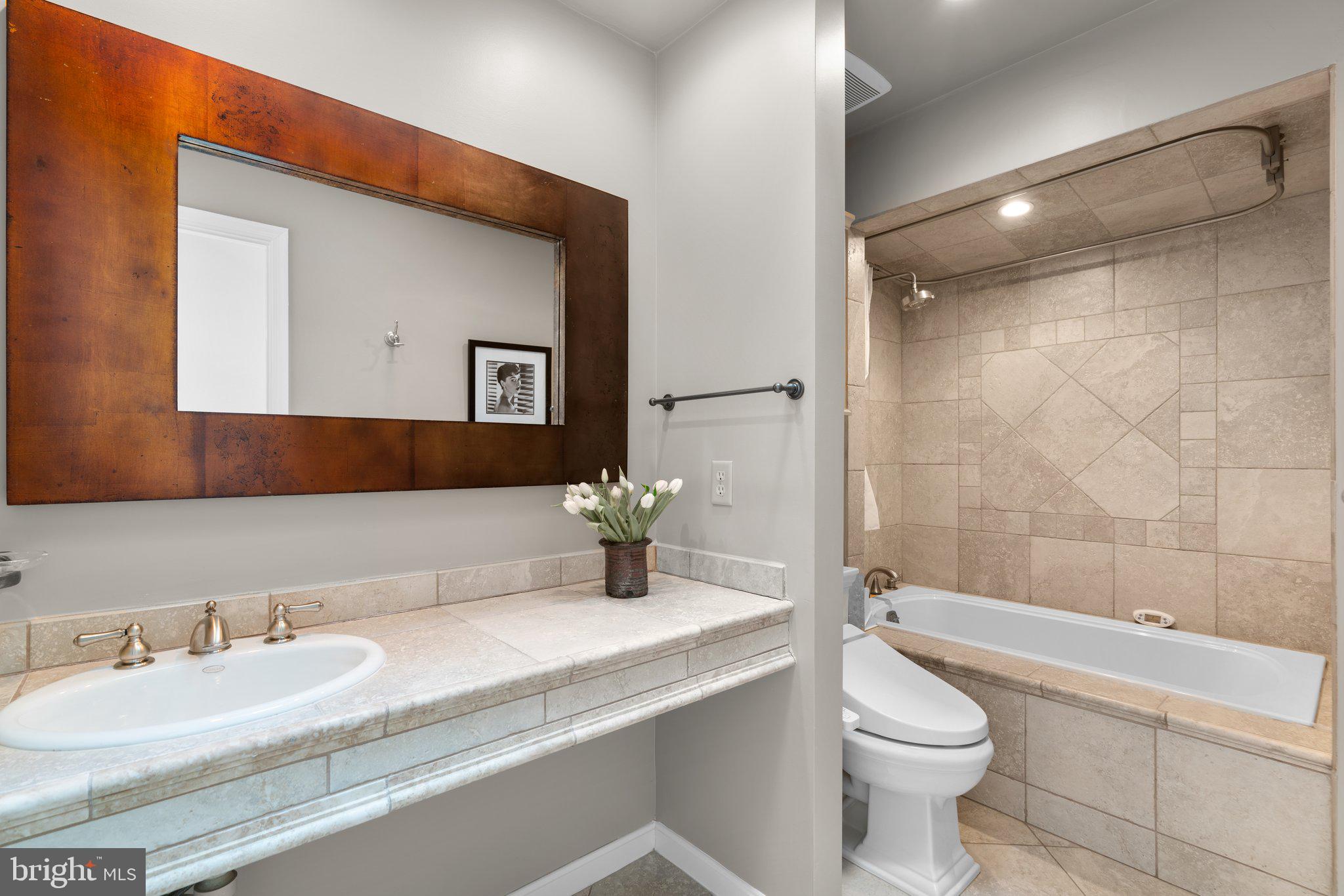 MANHATTAN BEACH - Residential