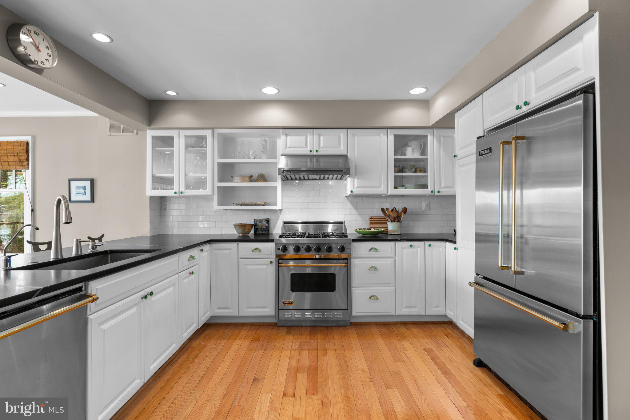 MANHATTAN BEACH - Residential