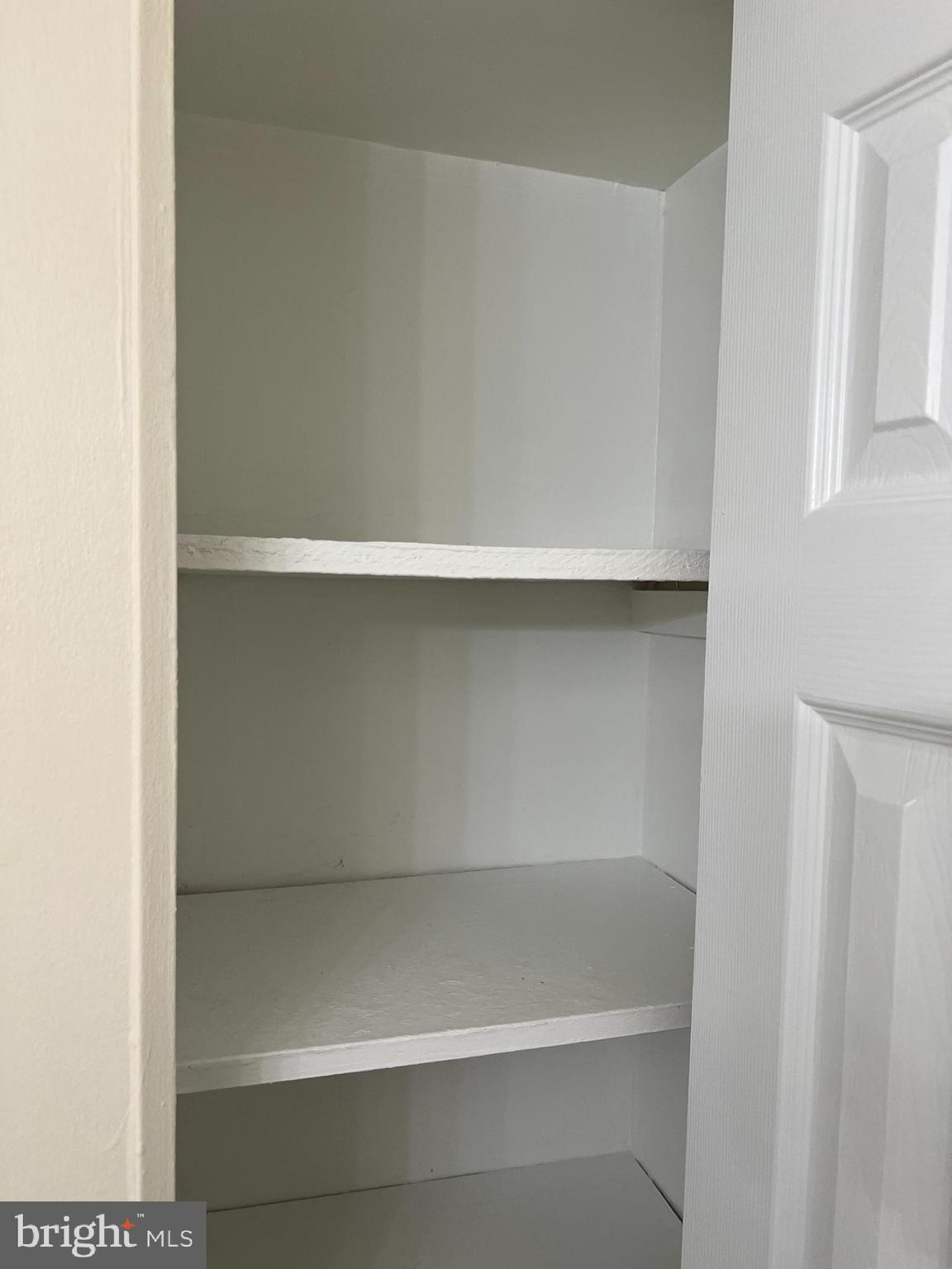 TREETOP CONDO - Residential Lease