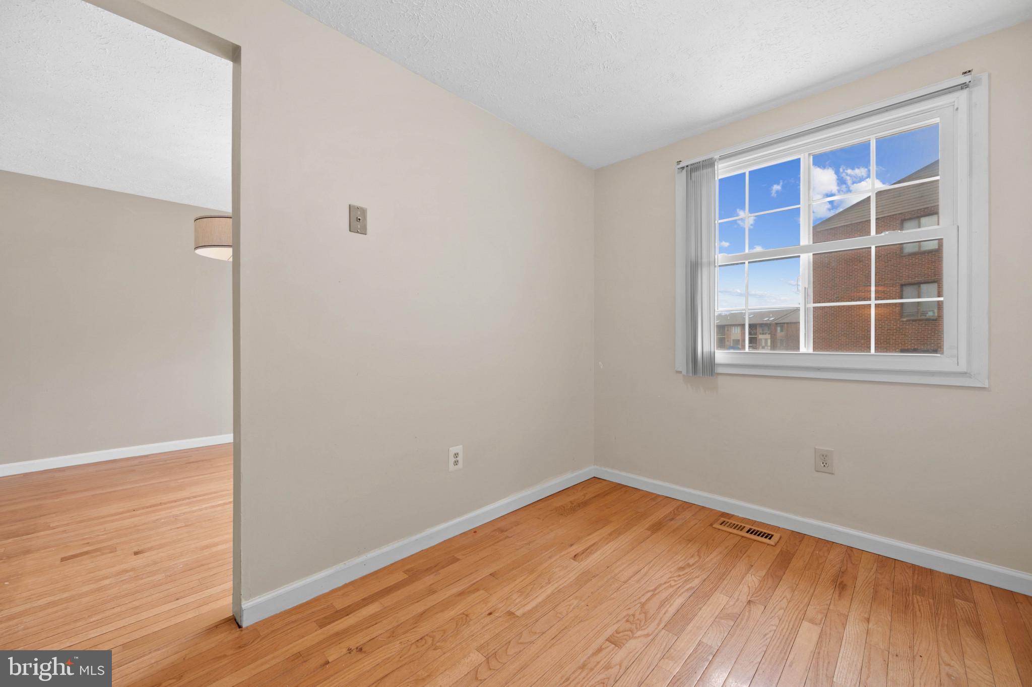 DERWOOD - Residential