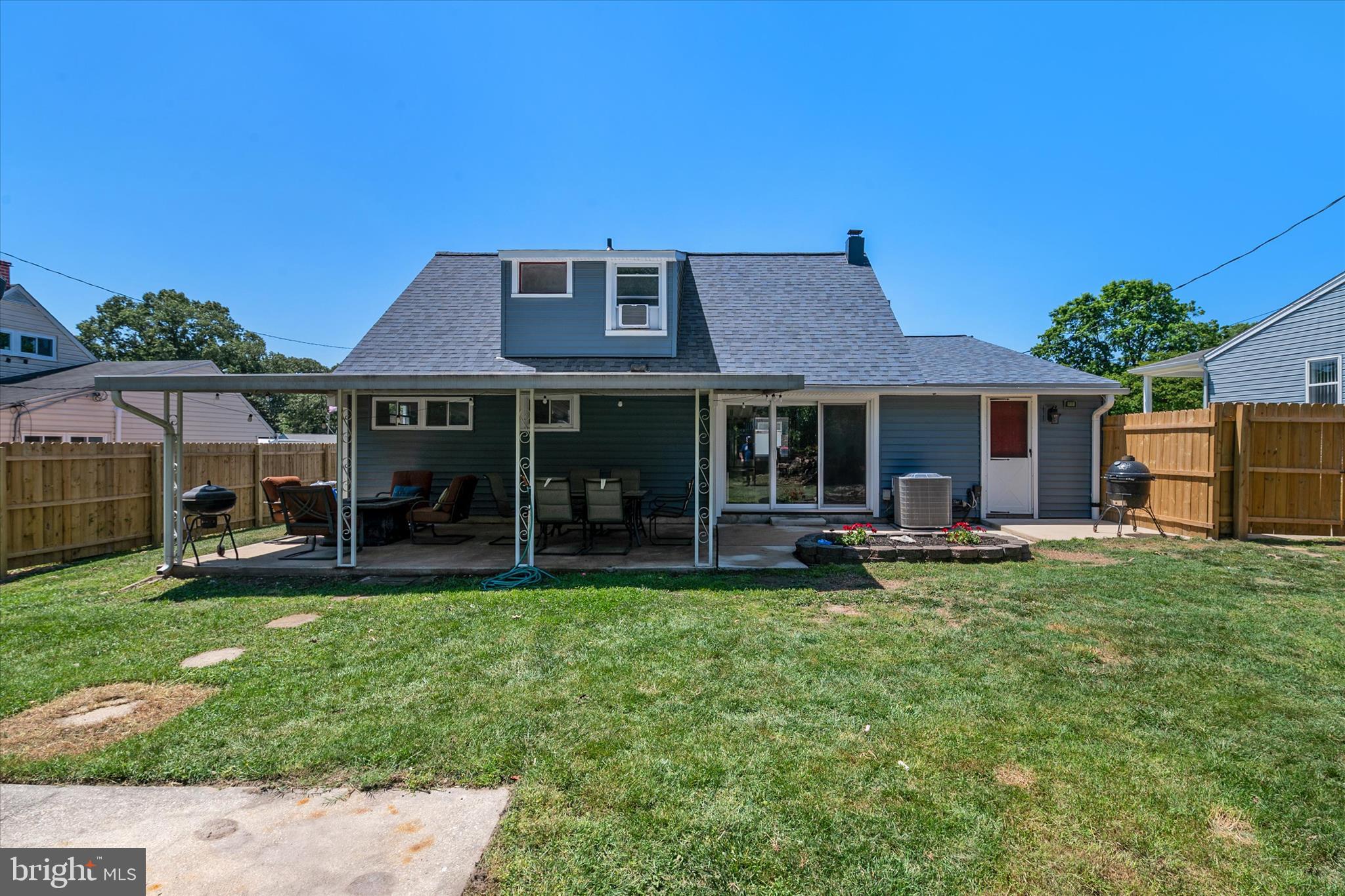 COUNTRY CLUB ESTATES - Residential