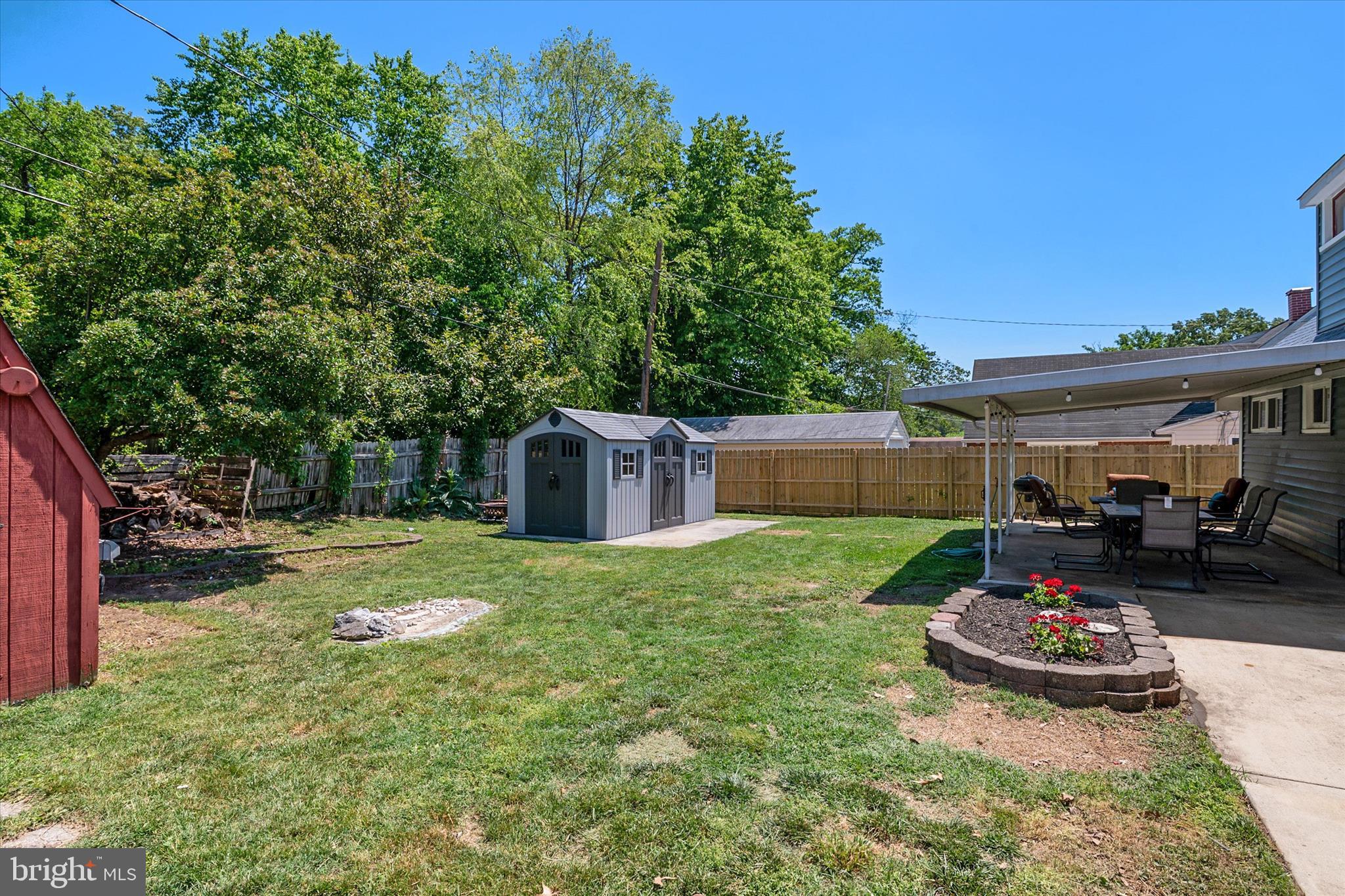 COUNTRY CLUB ESTATES - Residential
