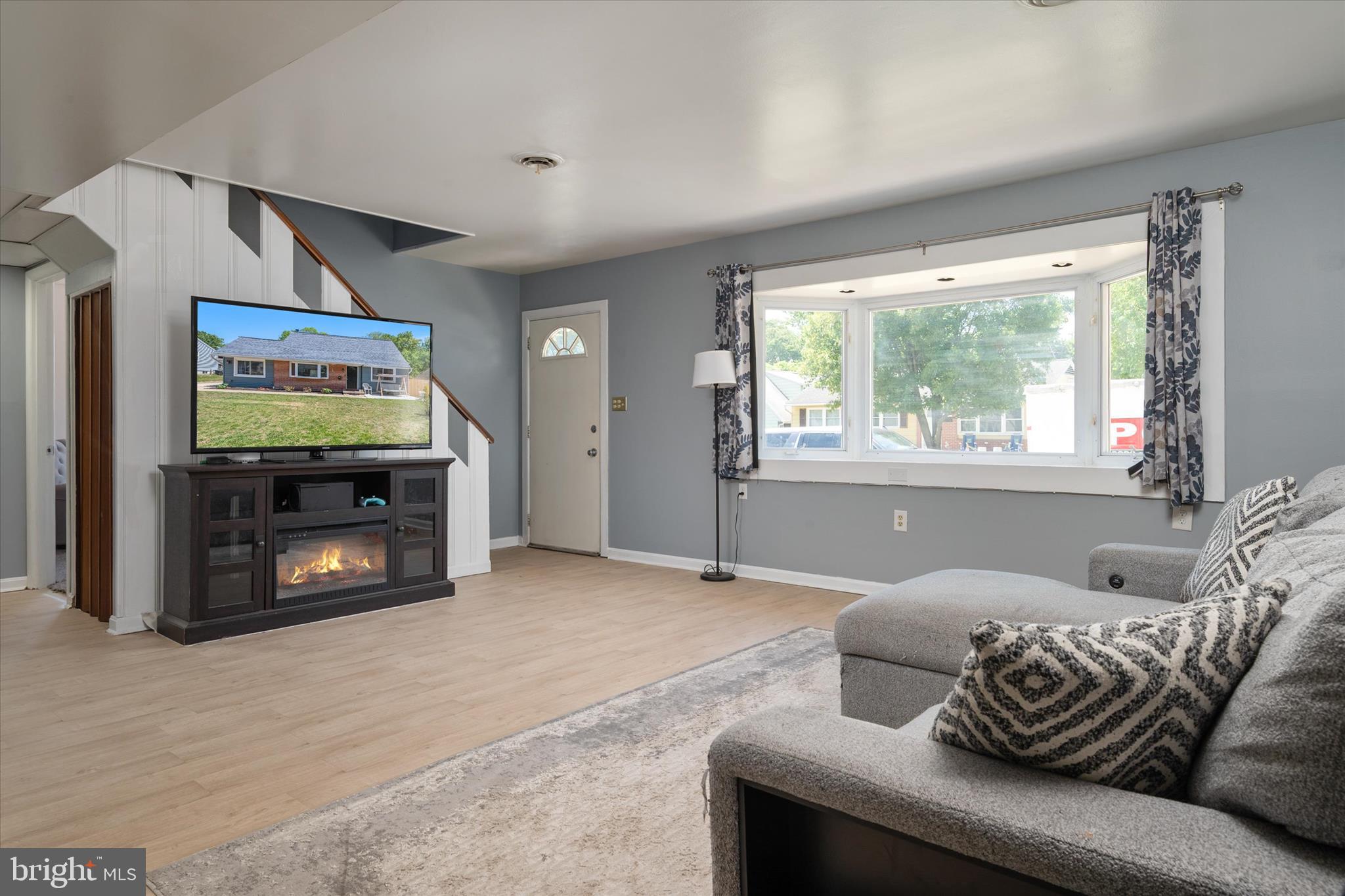 COUNTRY CLUB ESTATES - Residential