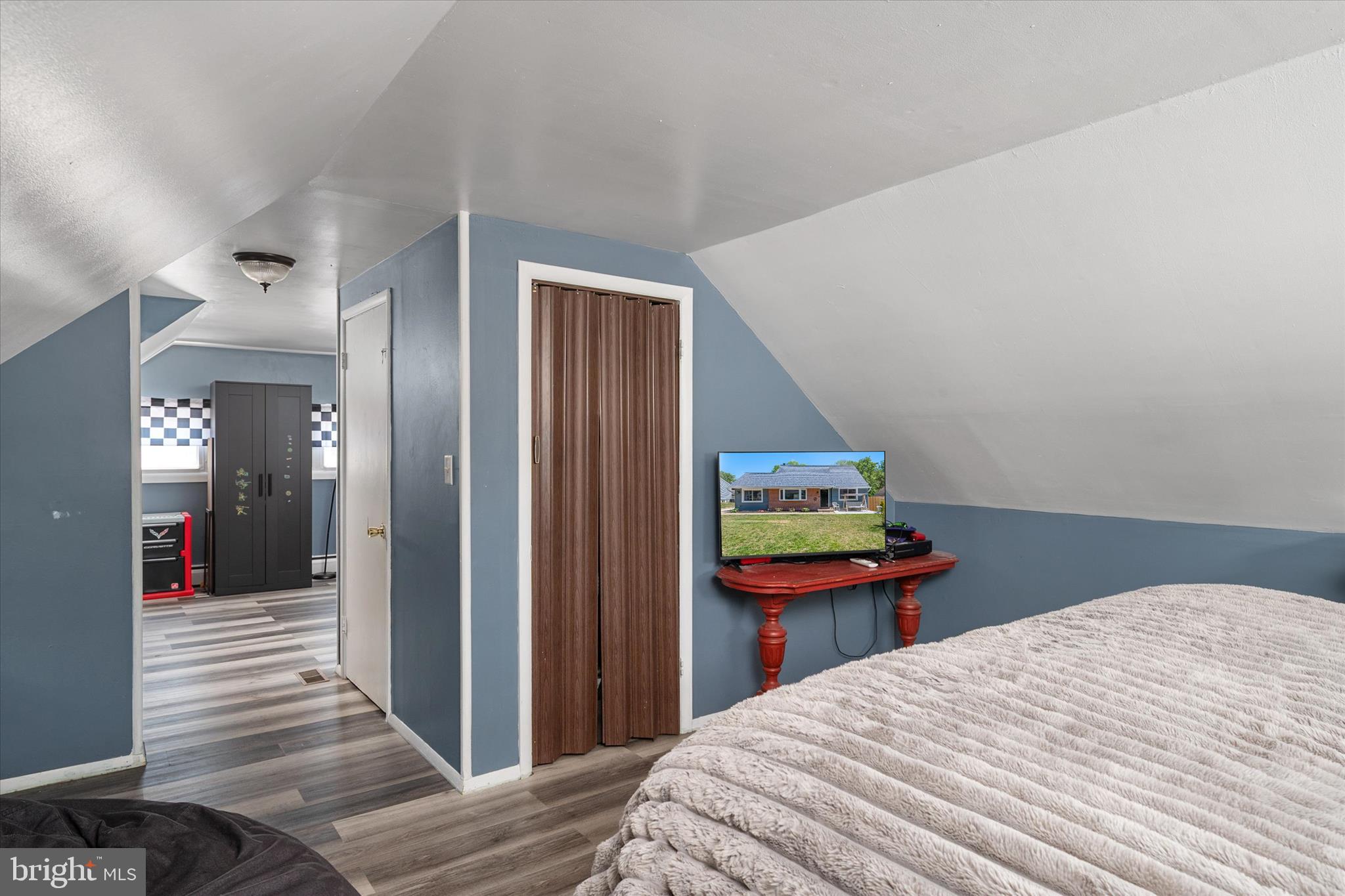 COUNTRY CLUB ESTATES - Residential