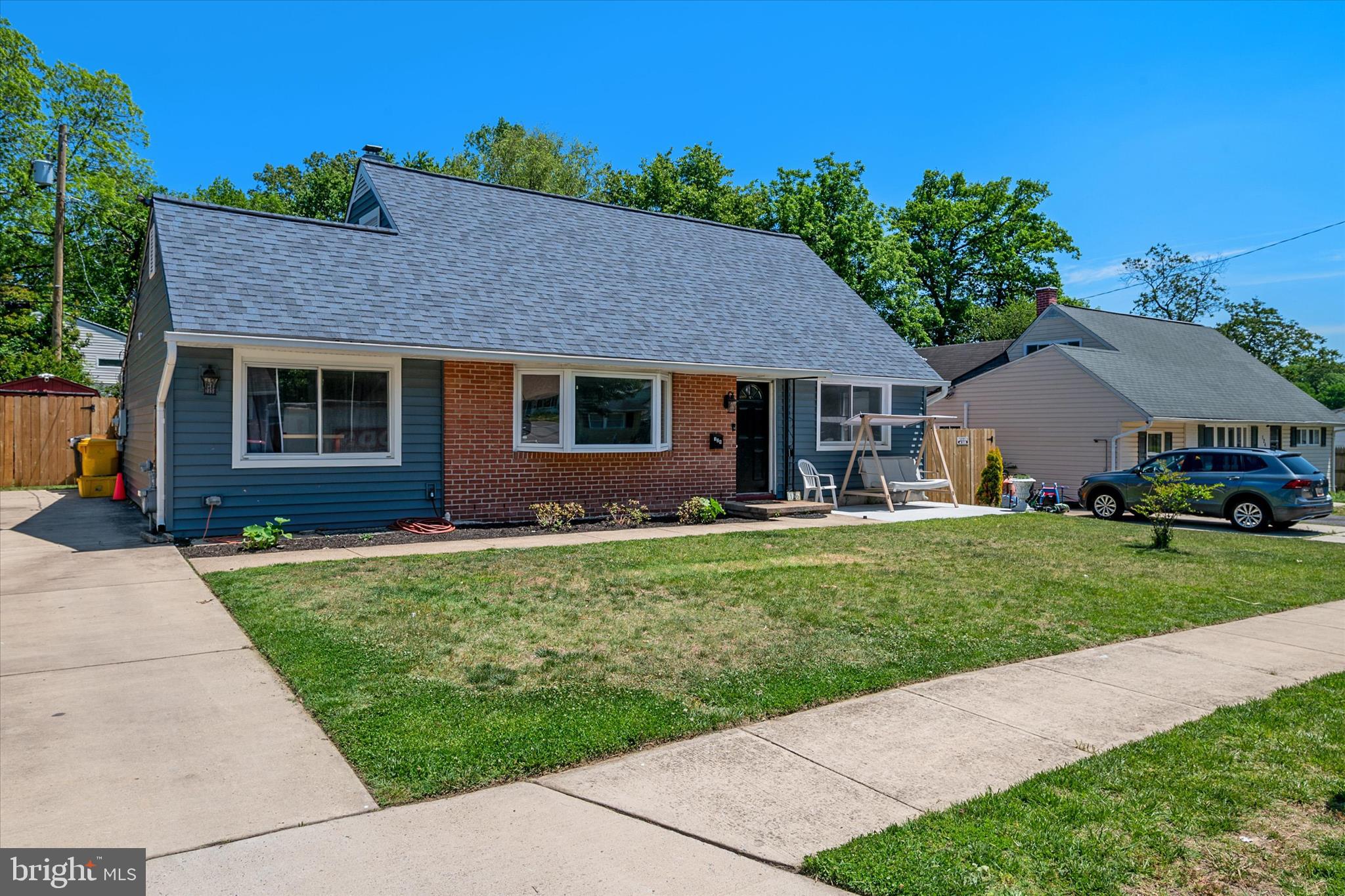 COUNTRY CLUB ESTATES - Residential