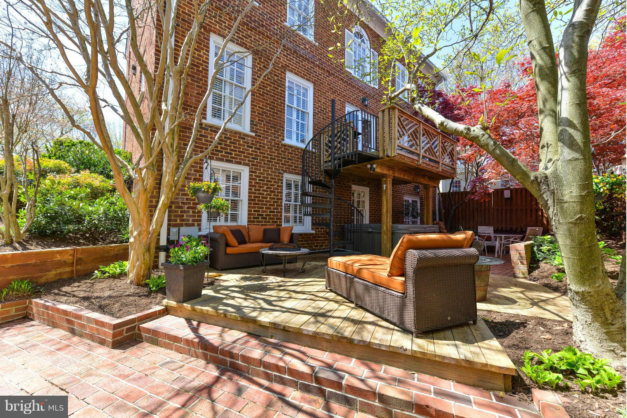 SUMMIT - Residential