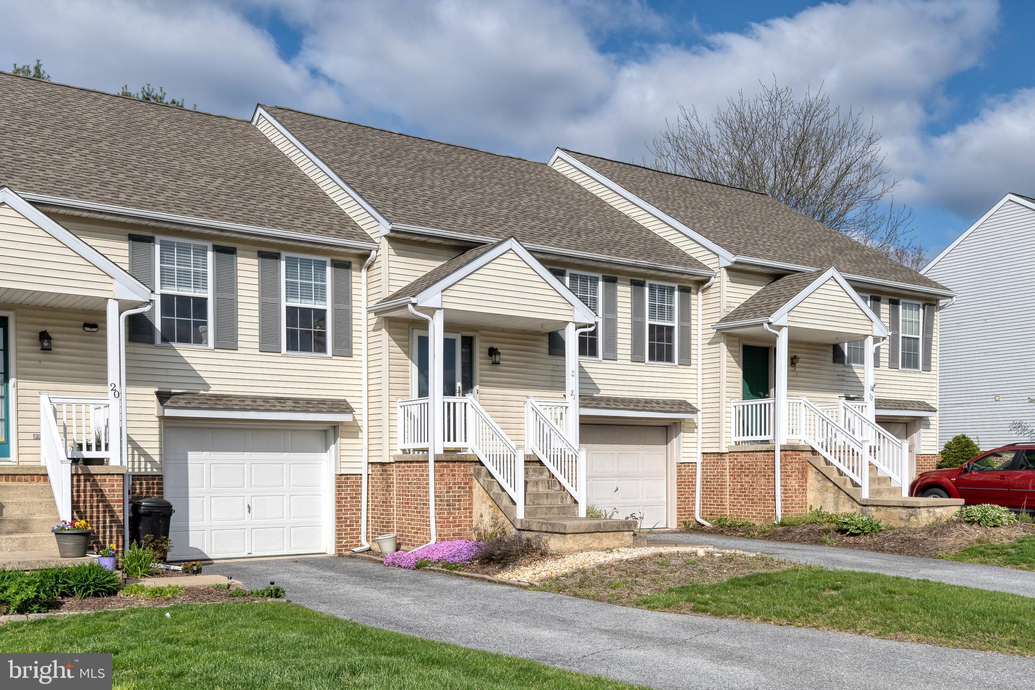 GABLE PARK WOODS - Residential
