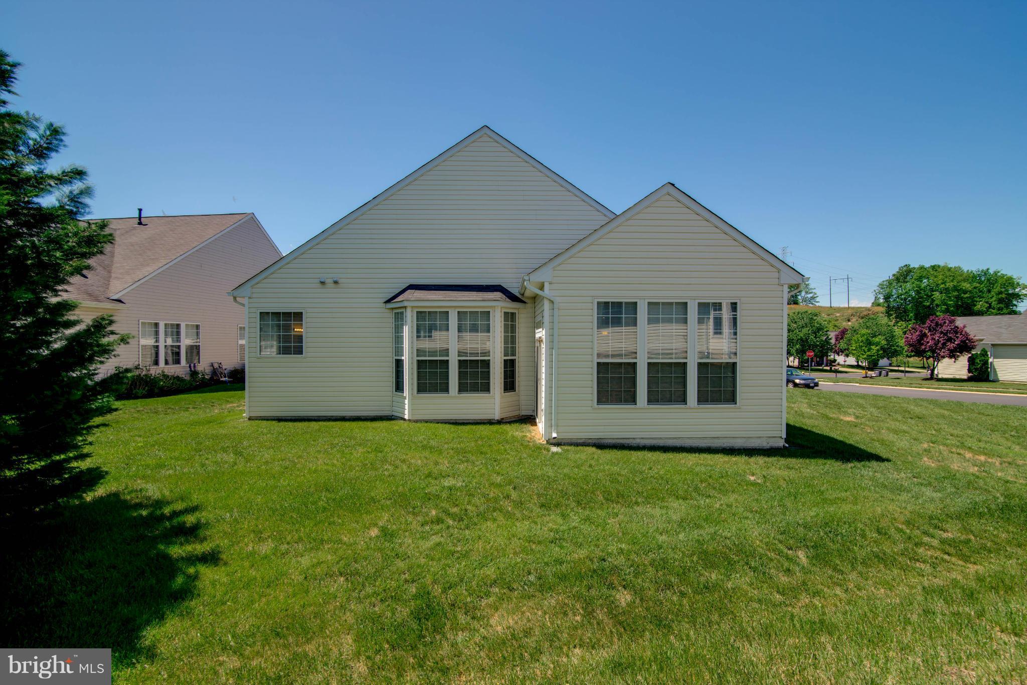 FOUR SEASONS - Residential