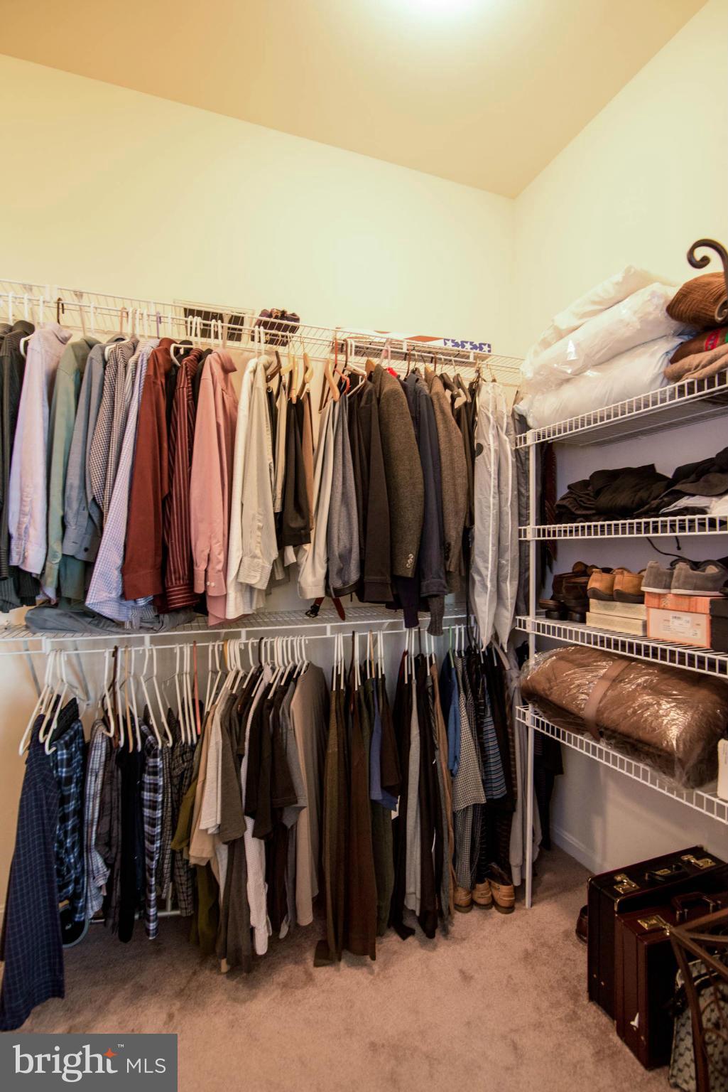 FOUR SEASONS - Residential