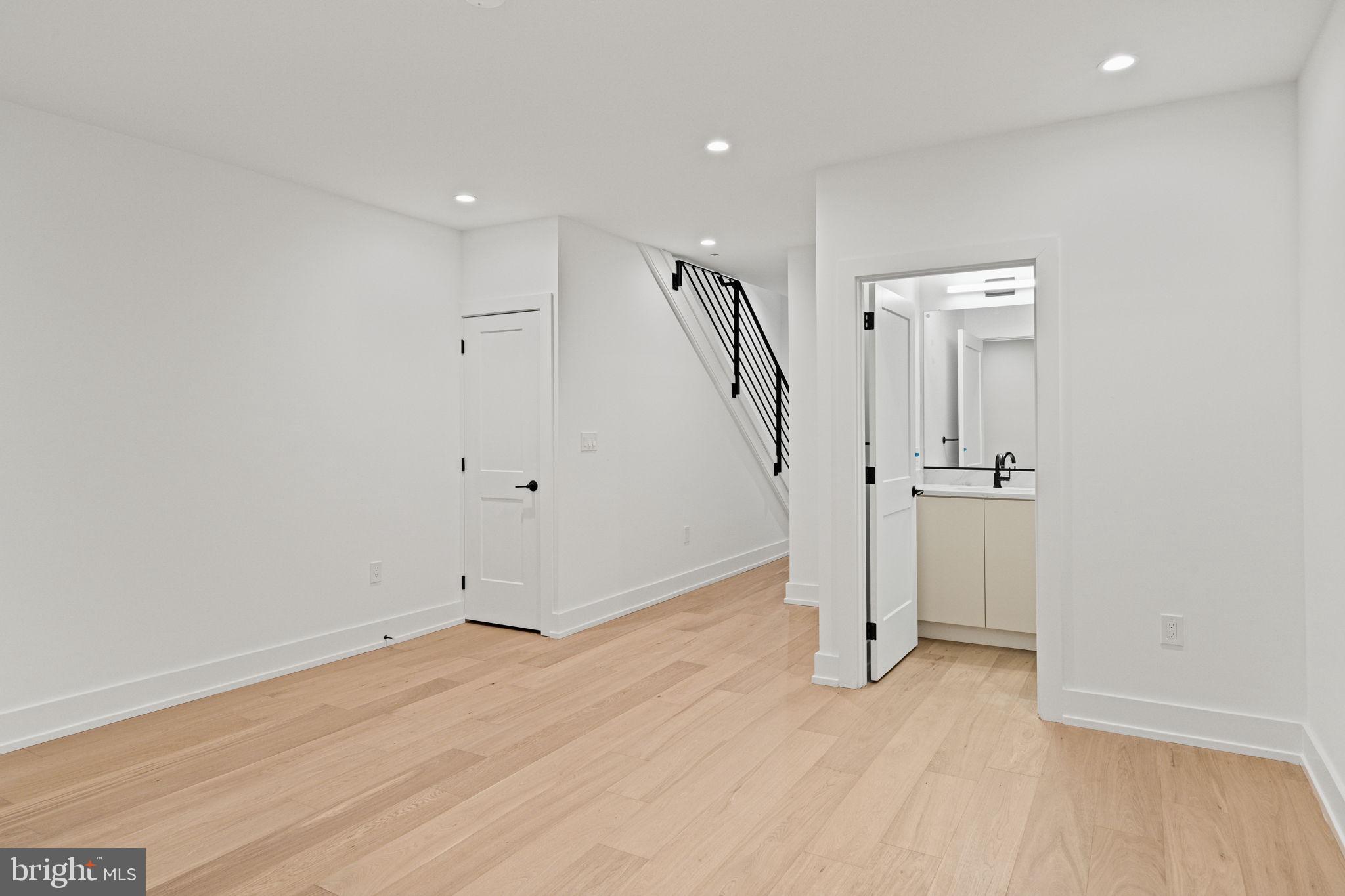 PASSYUNK SQUARE - Residential