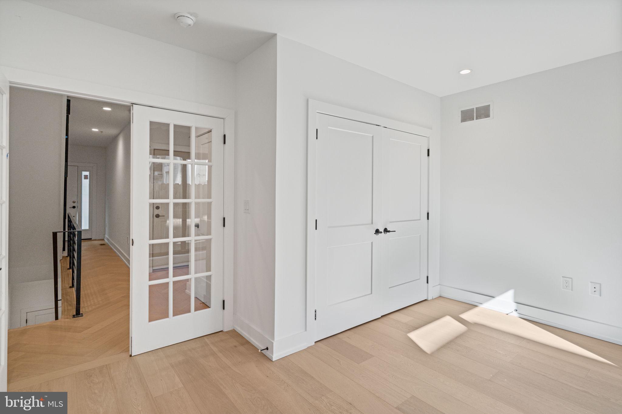 PASSYUNK SQUARE - Residential