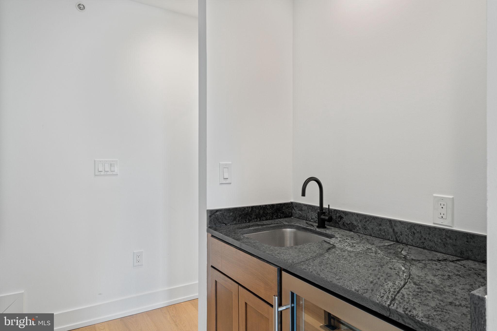 PASSYUNK SQUARE - Residential