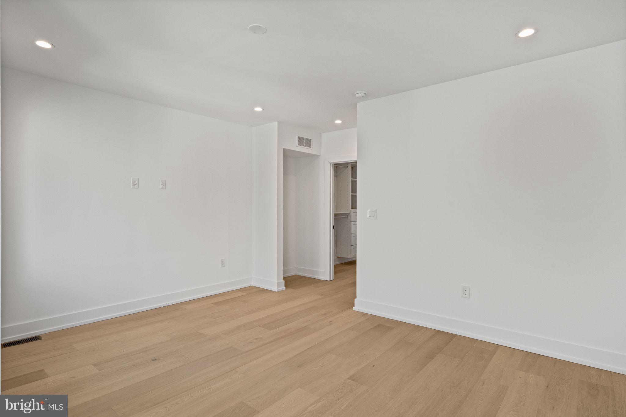 PASSYUNK SQUARE - Residential