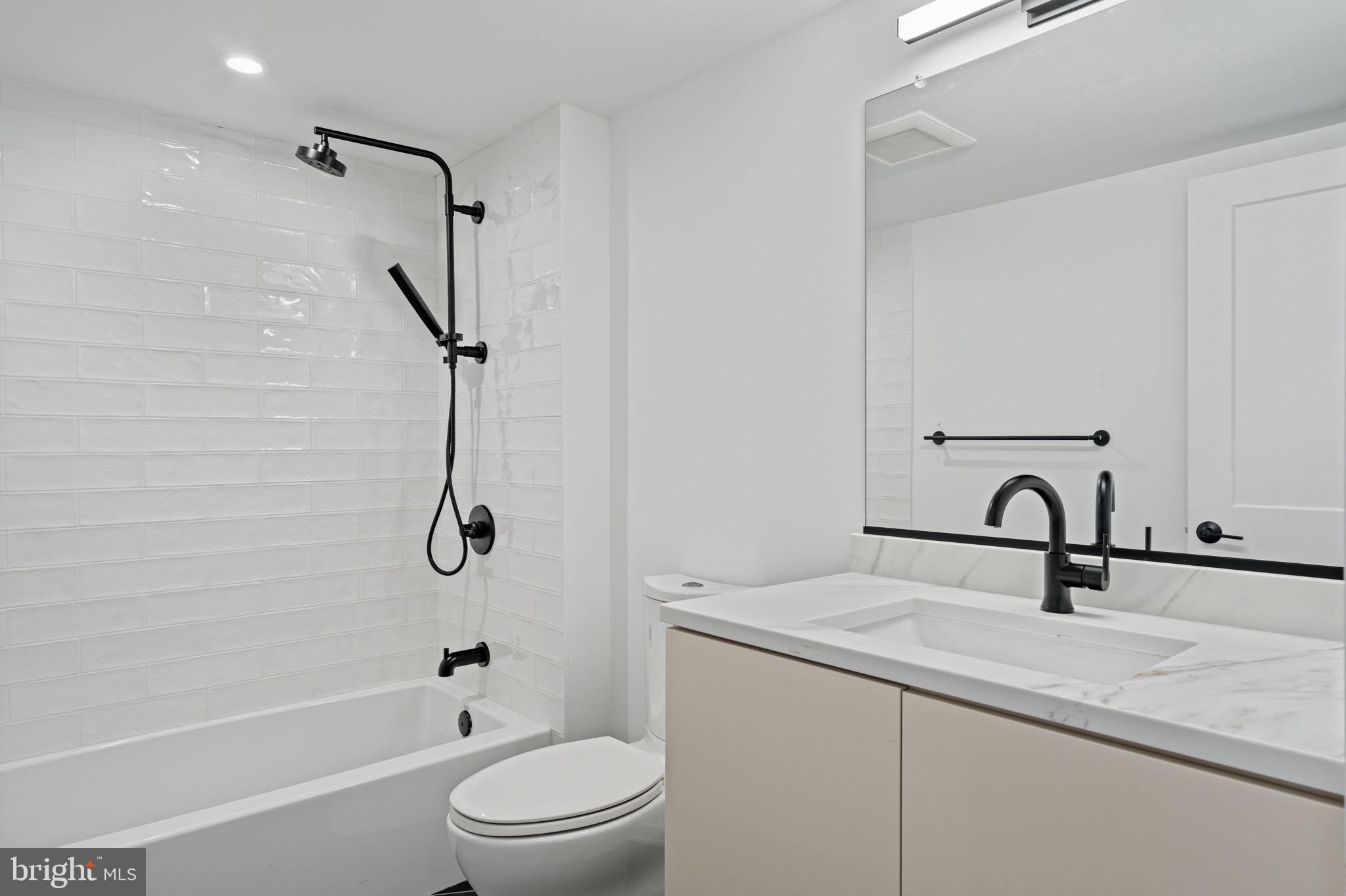 PASSYUNK SQUARE - Residential