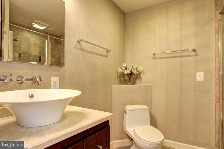 ROCK CREEK HILLS - Residential Lease