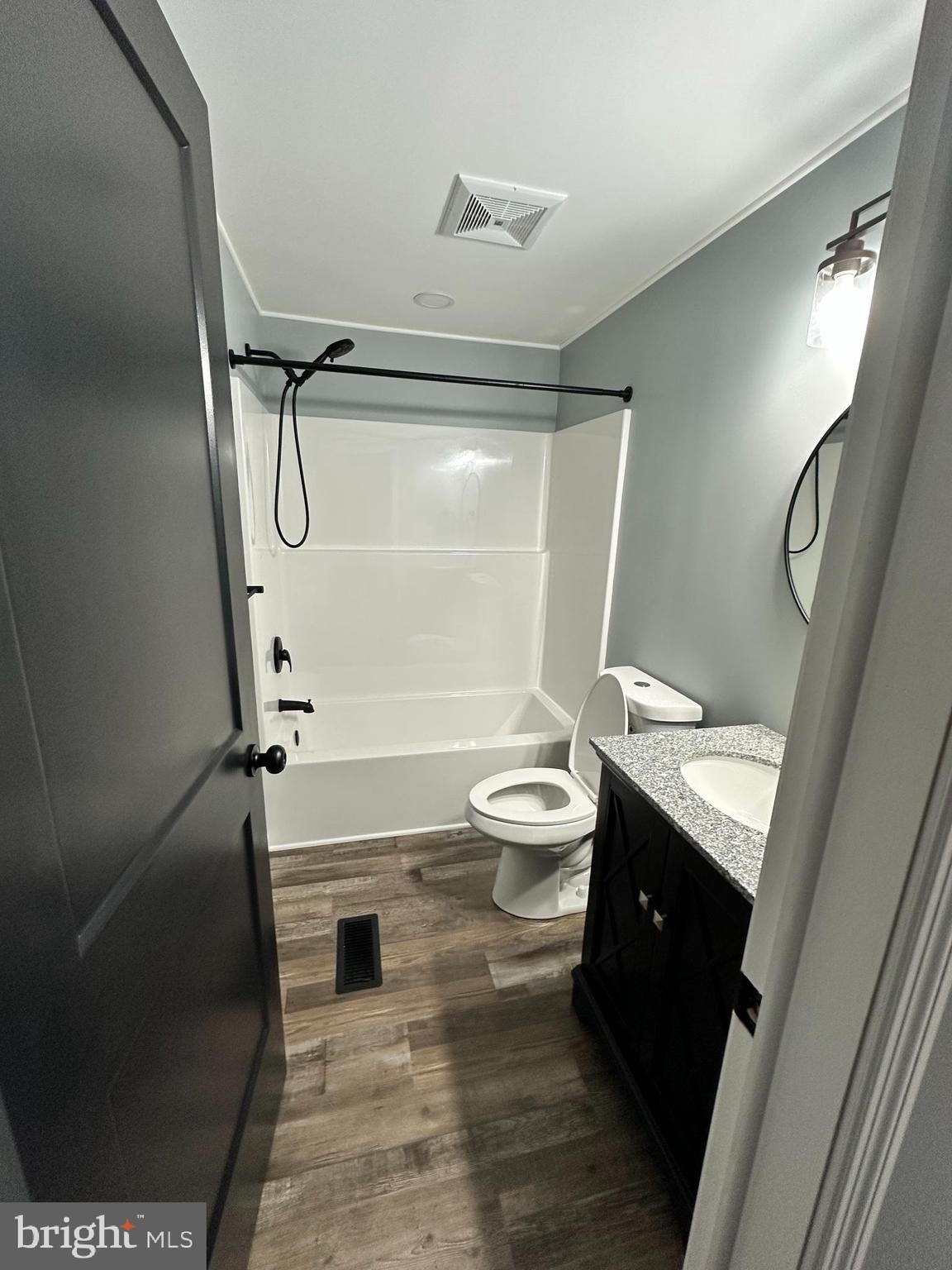 COUNTRY MANOR WEST - Residential