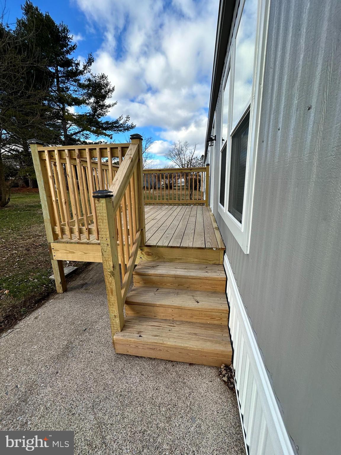 COUNTRY MANOR WEST - Residential