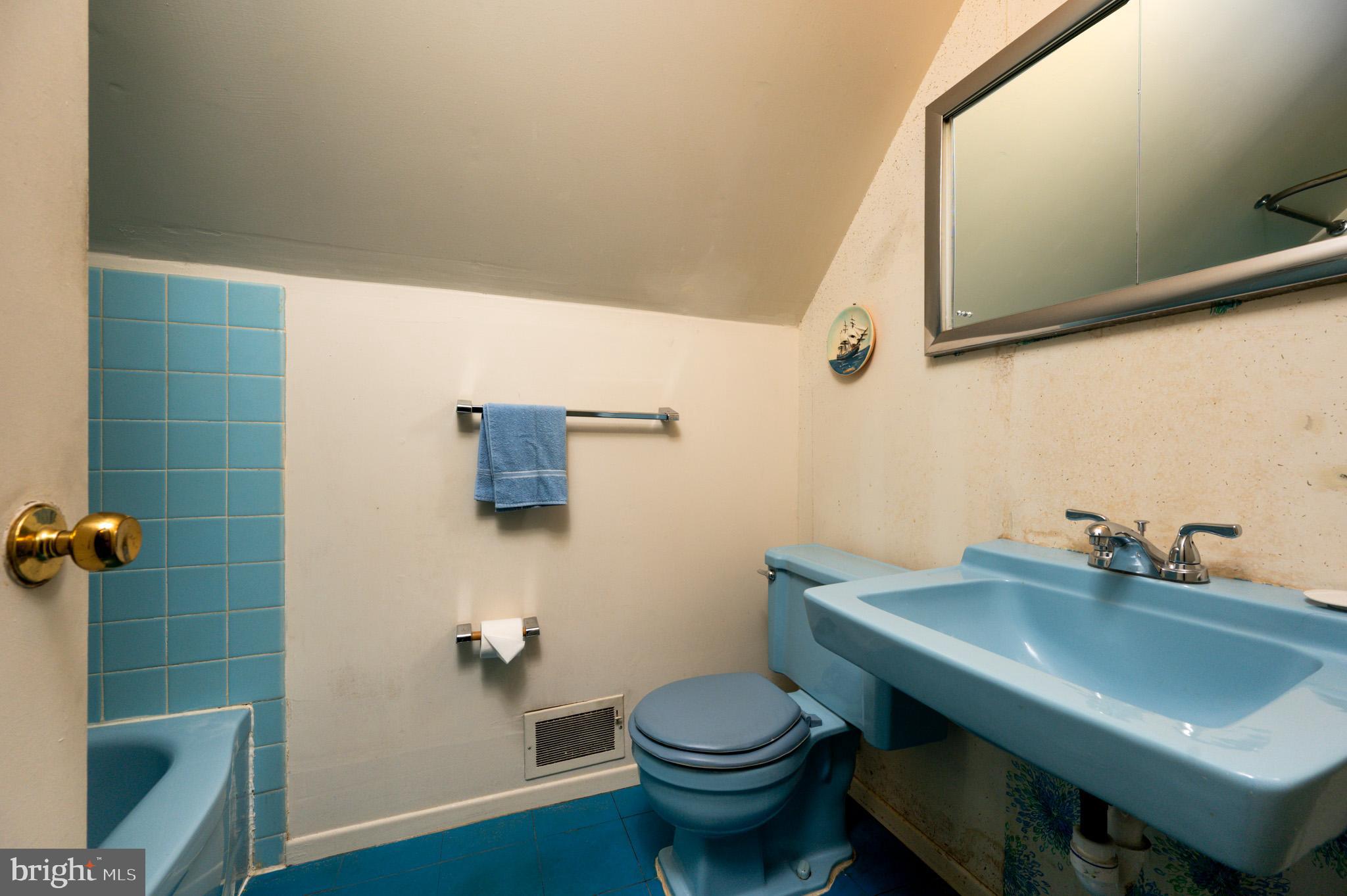 FOXHILL AT BELAIR - Residential