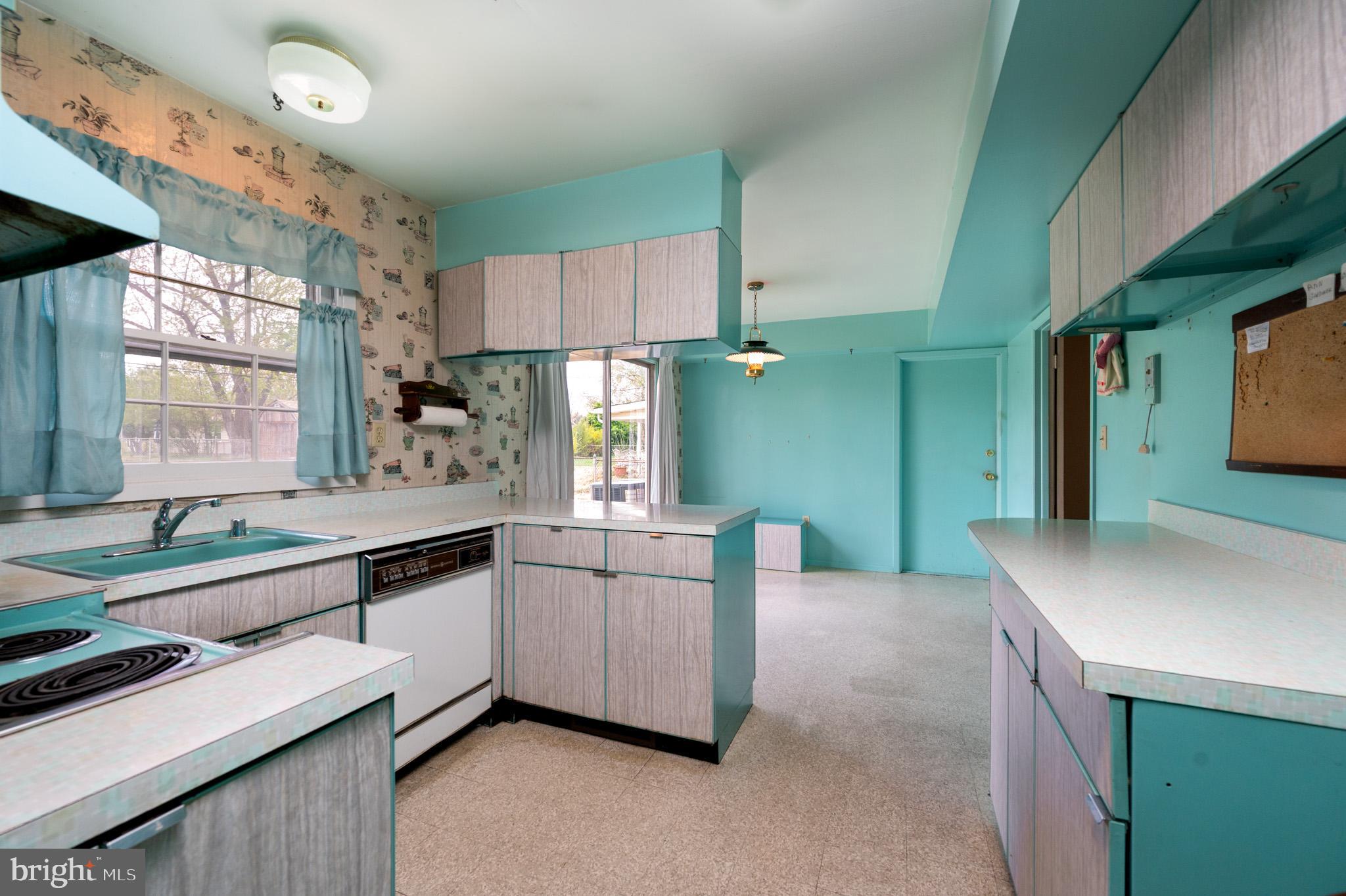 FOXHILL AT BELAIR - Residential