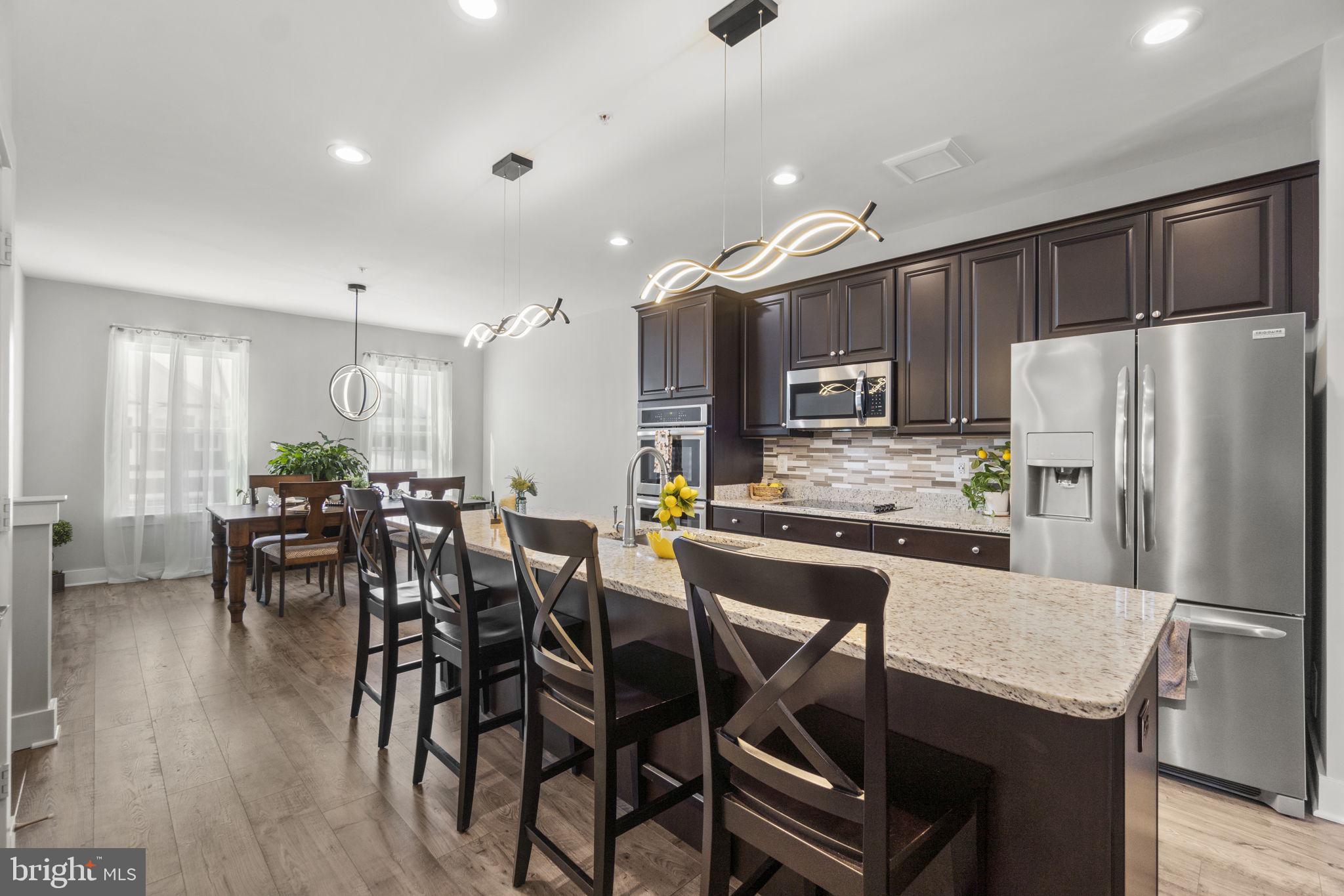 2757 TOWN VIEW CIRCLE