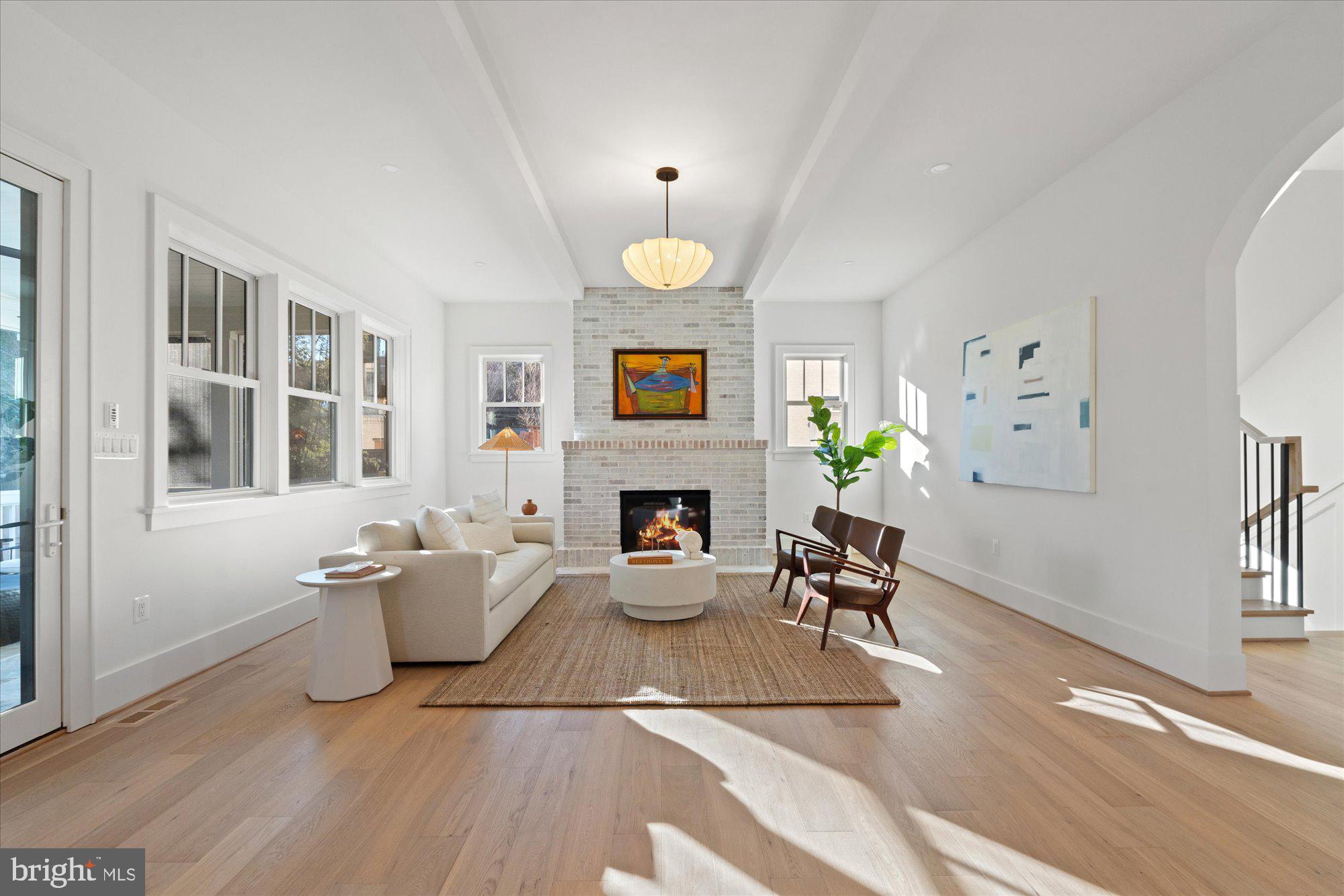 14 W BELLEFONTE AVENUE