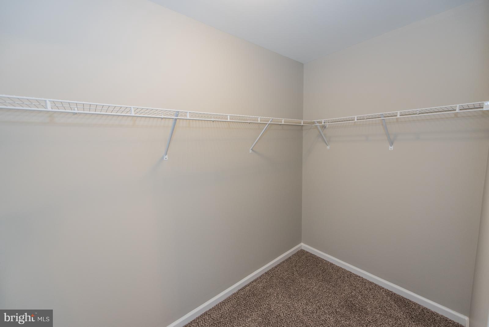 RED HILL - Residential