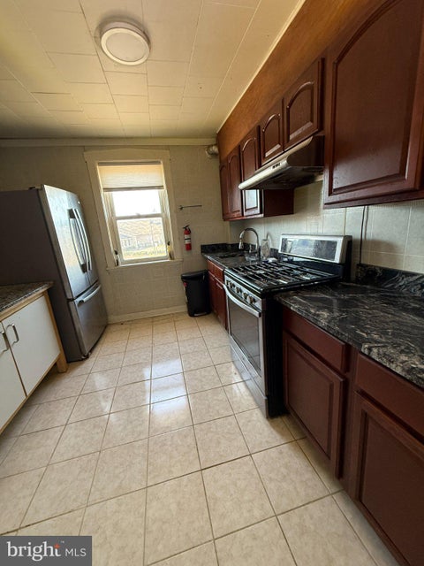 Townhouse For Rent - 629 N White Horse Pike #2<br/> Camden County, SOMERDALE, NJ 08083