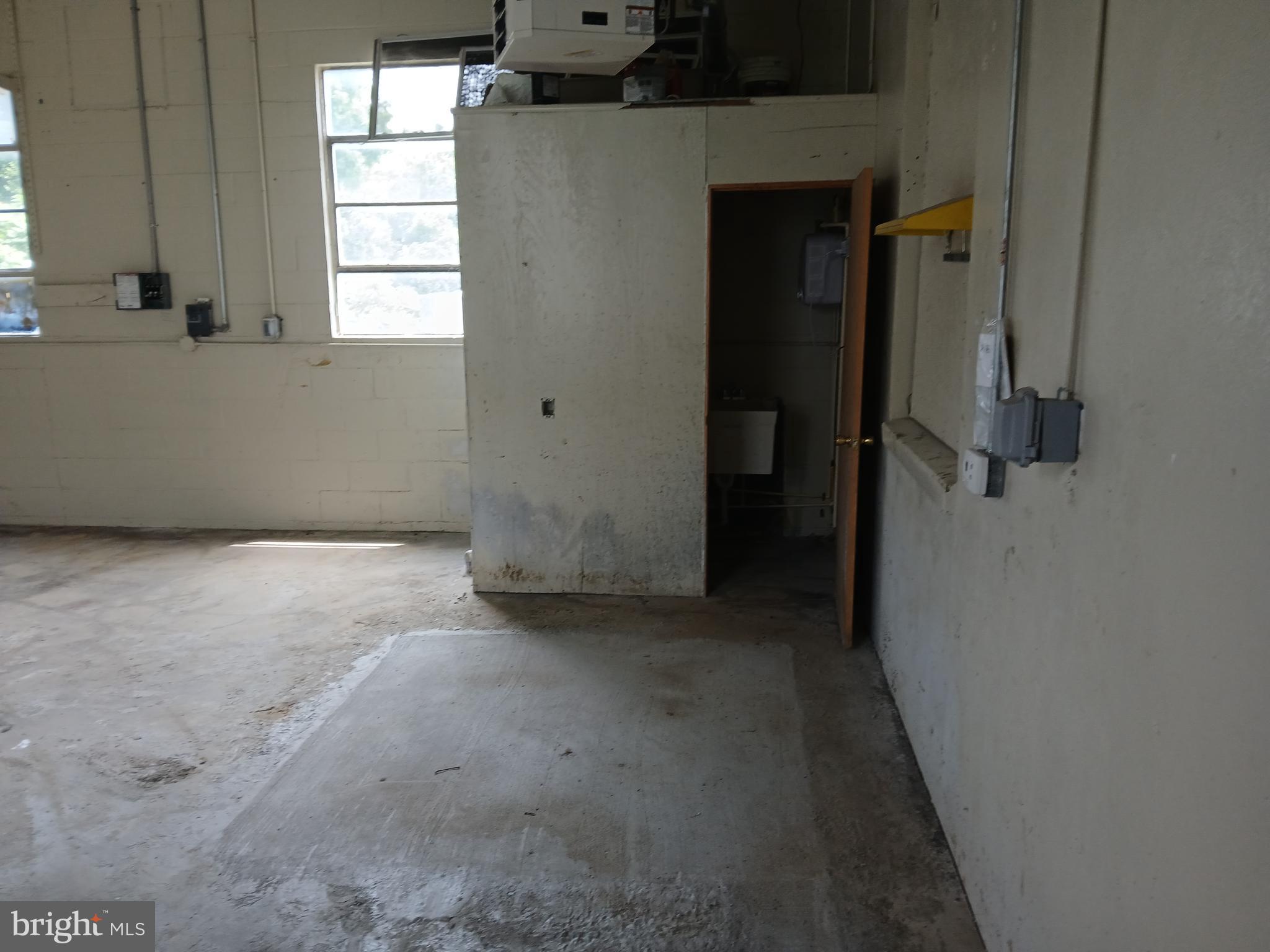 LANCASTER CITY WARD 6 - Commercial Lease