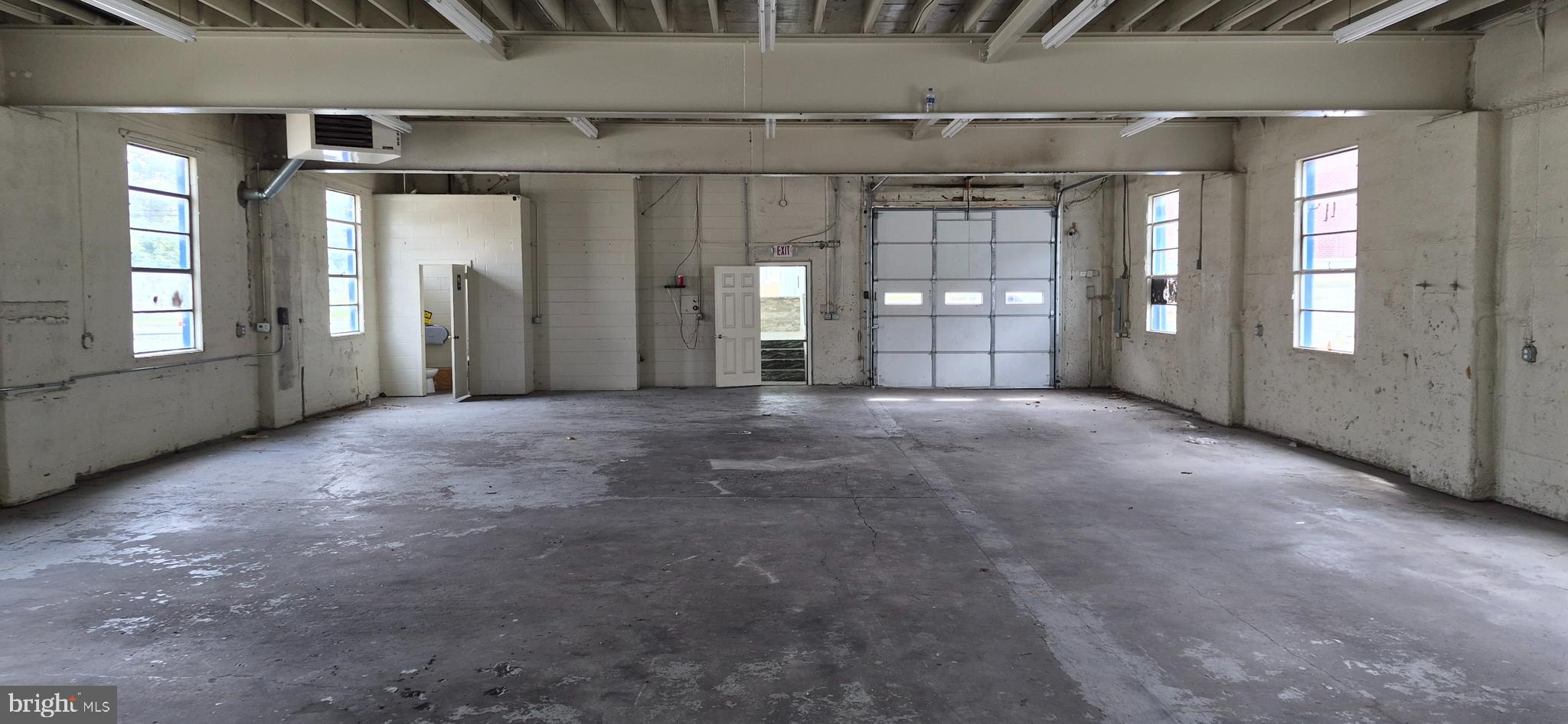 LANCASTER CITY WARD 6 - Commercial Lease