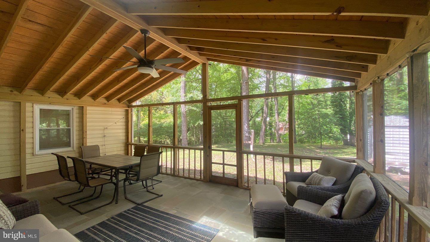 WEST LAUREL ACRES - Residential Lease