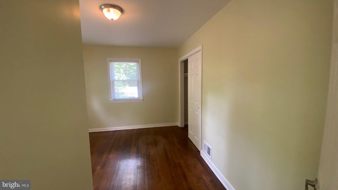 WEST LAUREL ACRES - Residential Lease