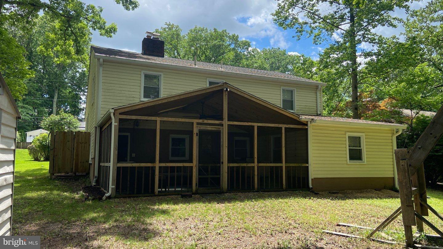 WEST LAUREL ACRES - Residential Lease