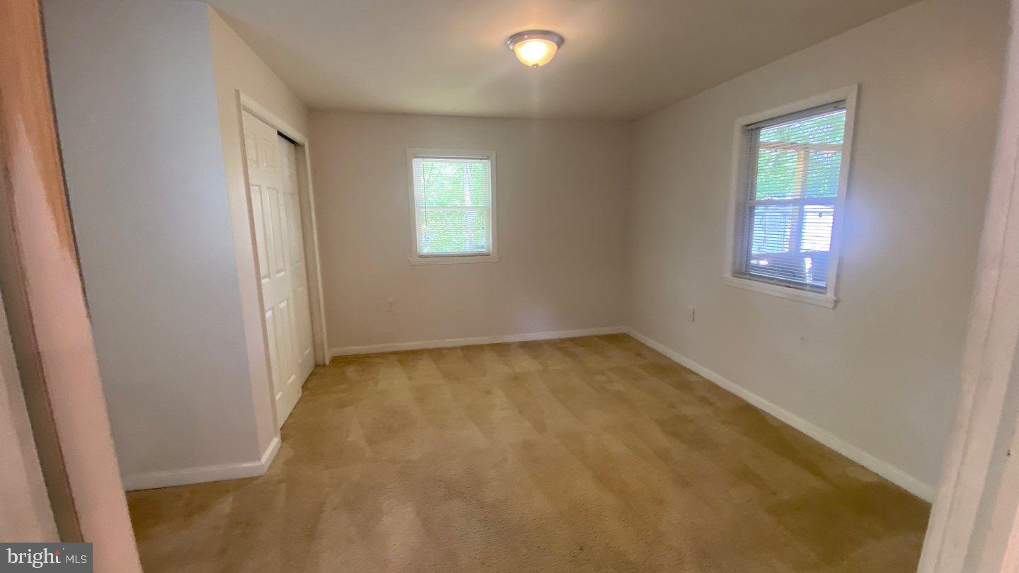 WEST LAUREL ACRES - Residential Lease