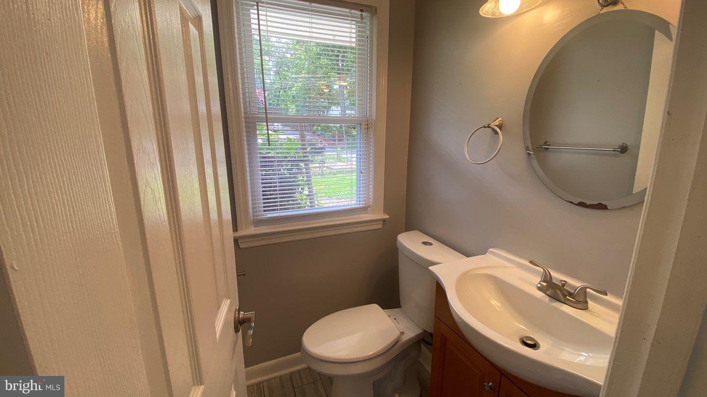 WEST LAUREL ACRES - Residential Lease