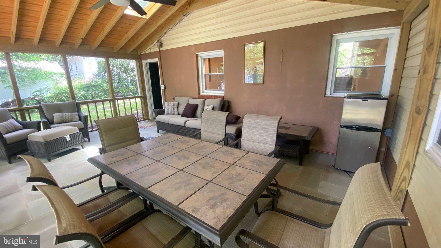 WEST LAUREL ACRES - Residential Lease