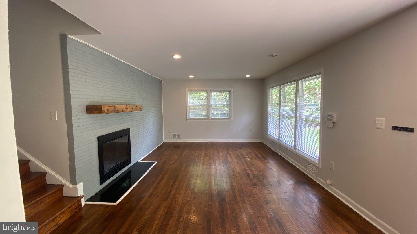 WEST LAUREL ACRES - Residential Lease