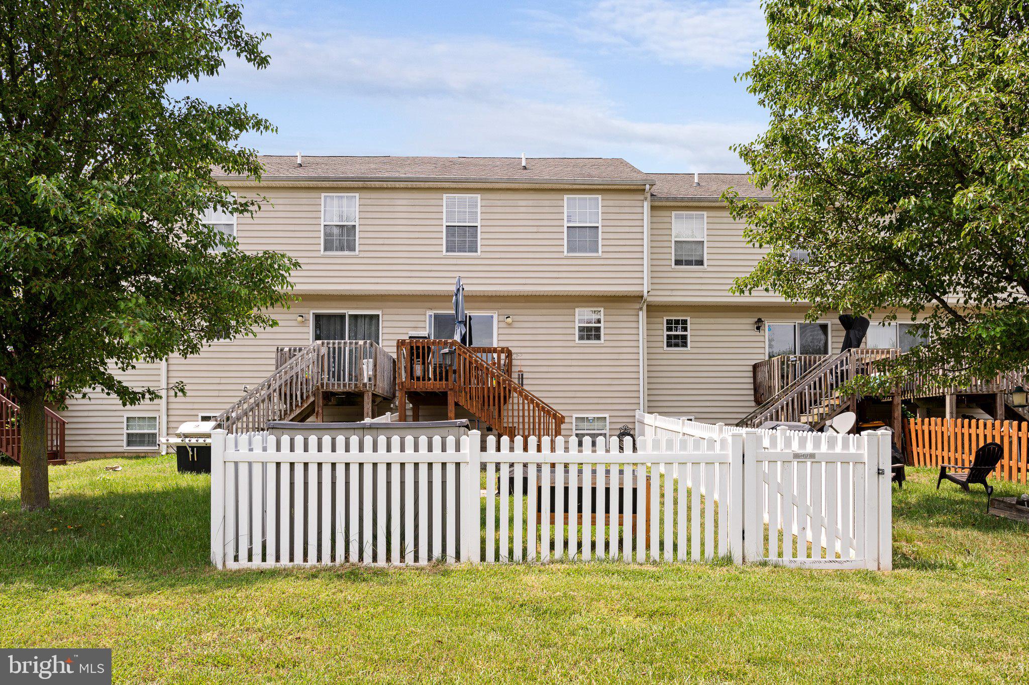 CAMBRIA VILLAGE - Residential