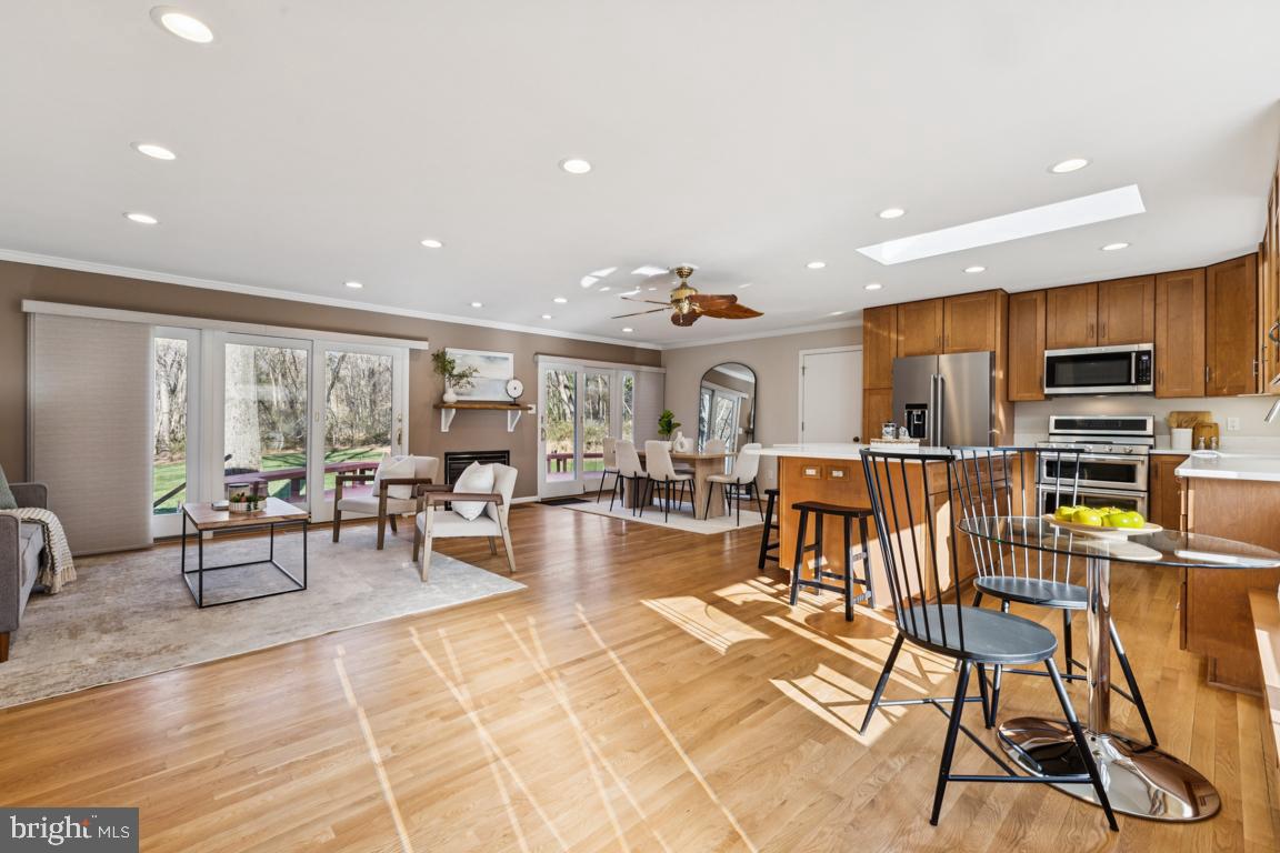 2926 FORT LEE STREET