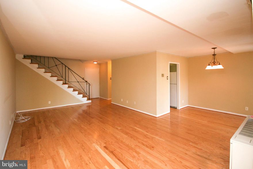 Unique 2-level condo inside of the beltway w/all utilities included in rent! (Water, Gas, and electricity!) Wide open floor plan with gleaming hardwoods makes for a great entertaining space. Large balcony runs along the width of the dining room and living room to allow for maximal natural light. 2 large bedrooms upstairs, each with their own full baths! Pool and garage spot included! Pet friendly!