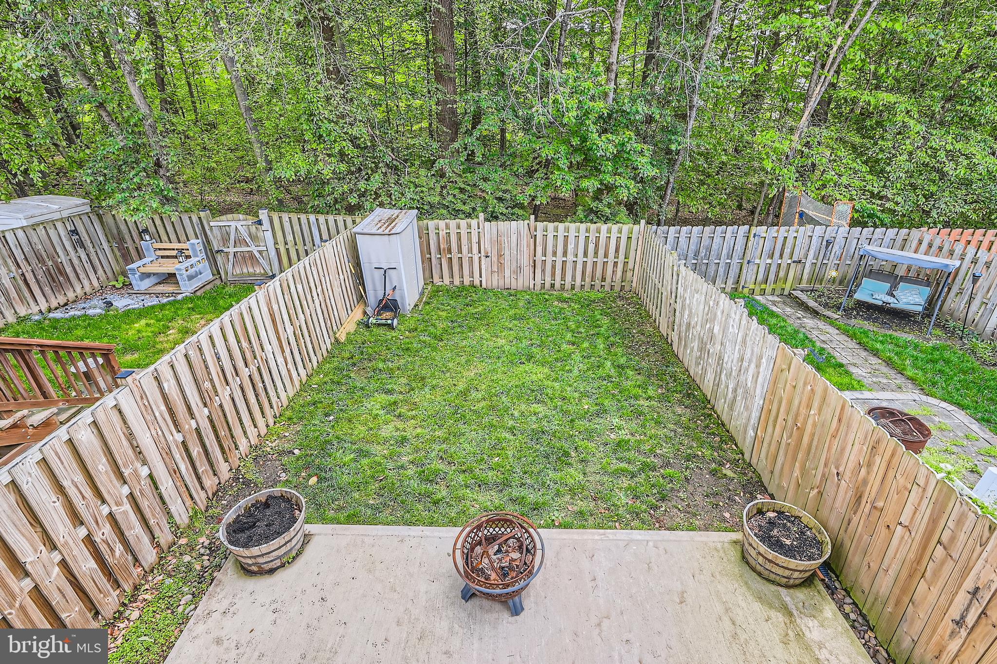 VILLAGE OF THOMAS RUN - Residential