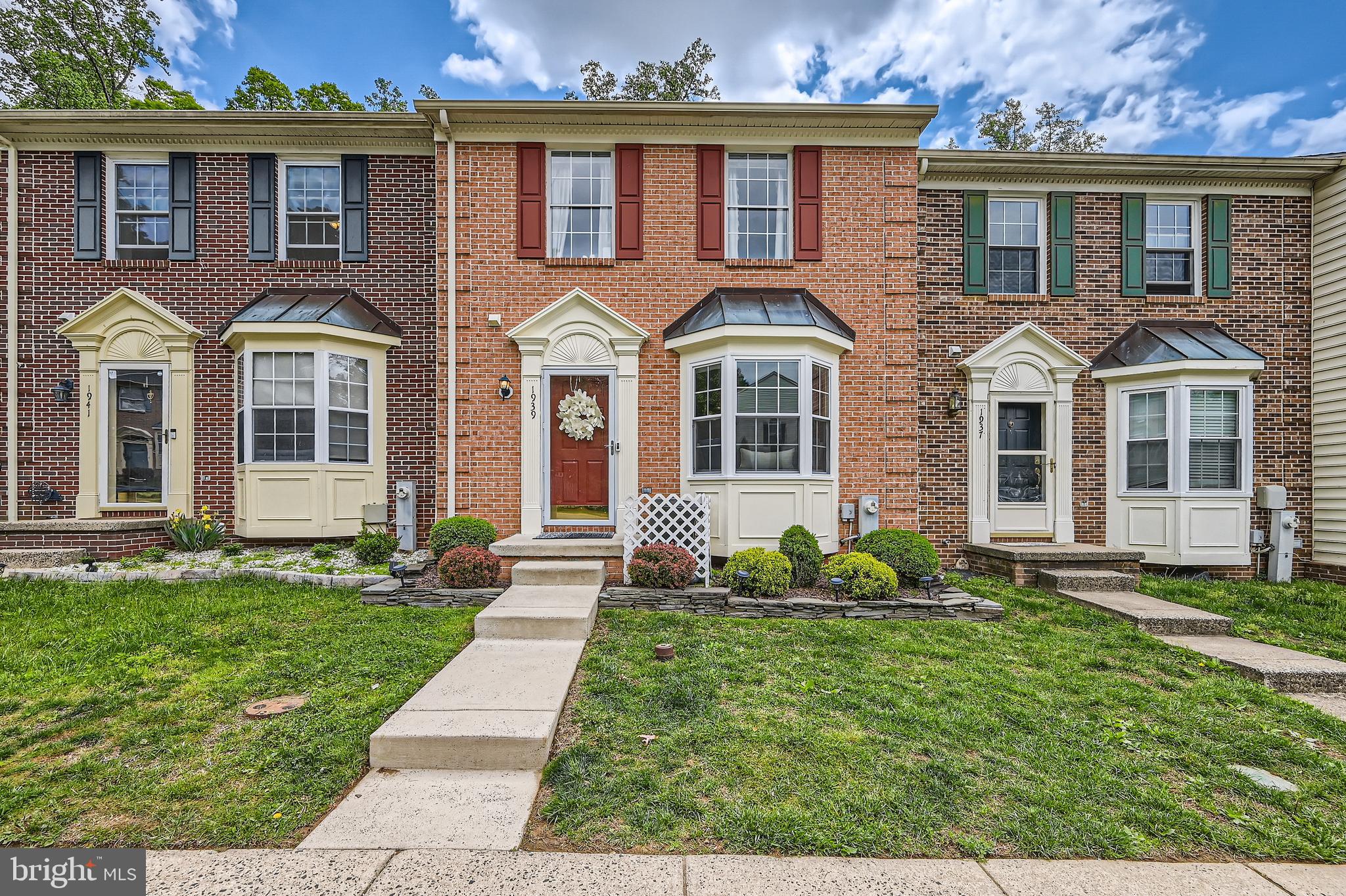 VILLAGE OF THOMAS RUN - Residential