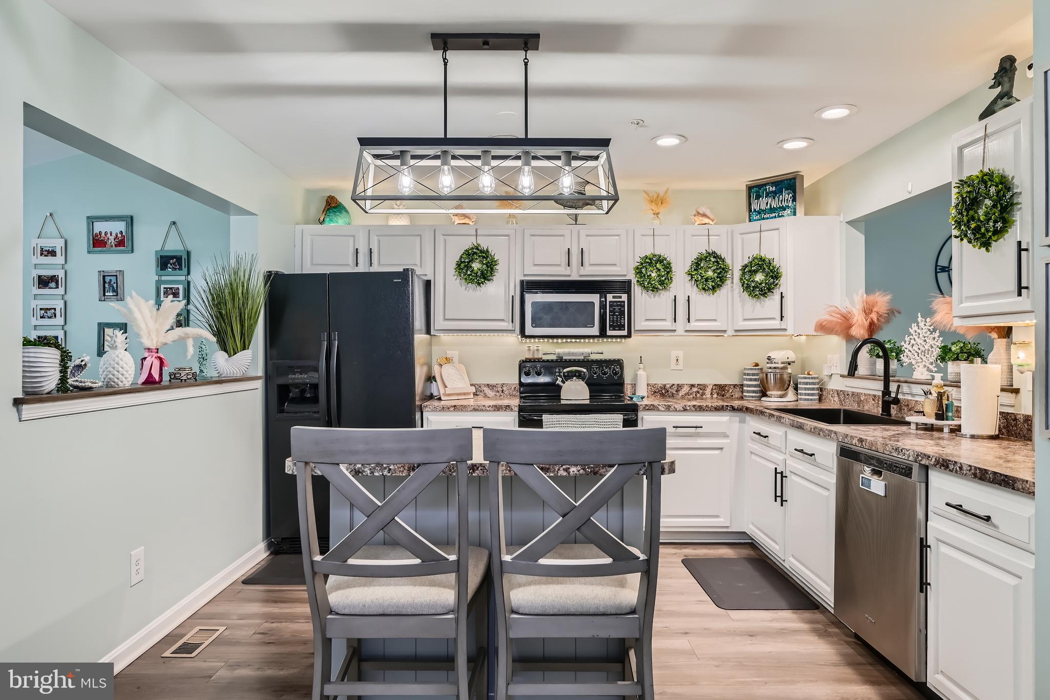 VILLAGE OF THOMAS RUN - Residential