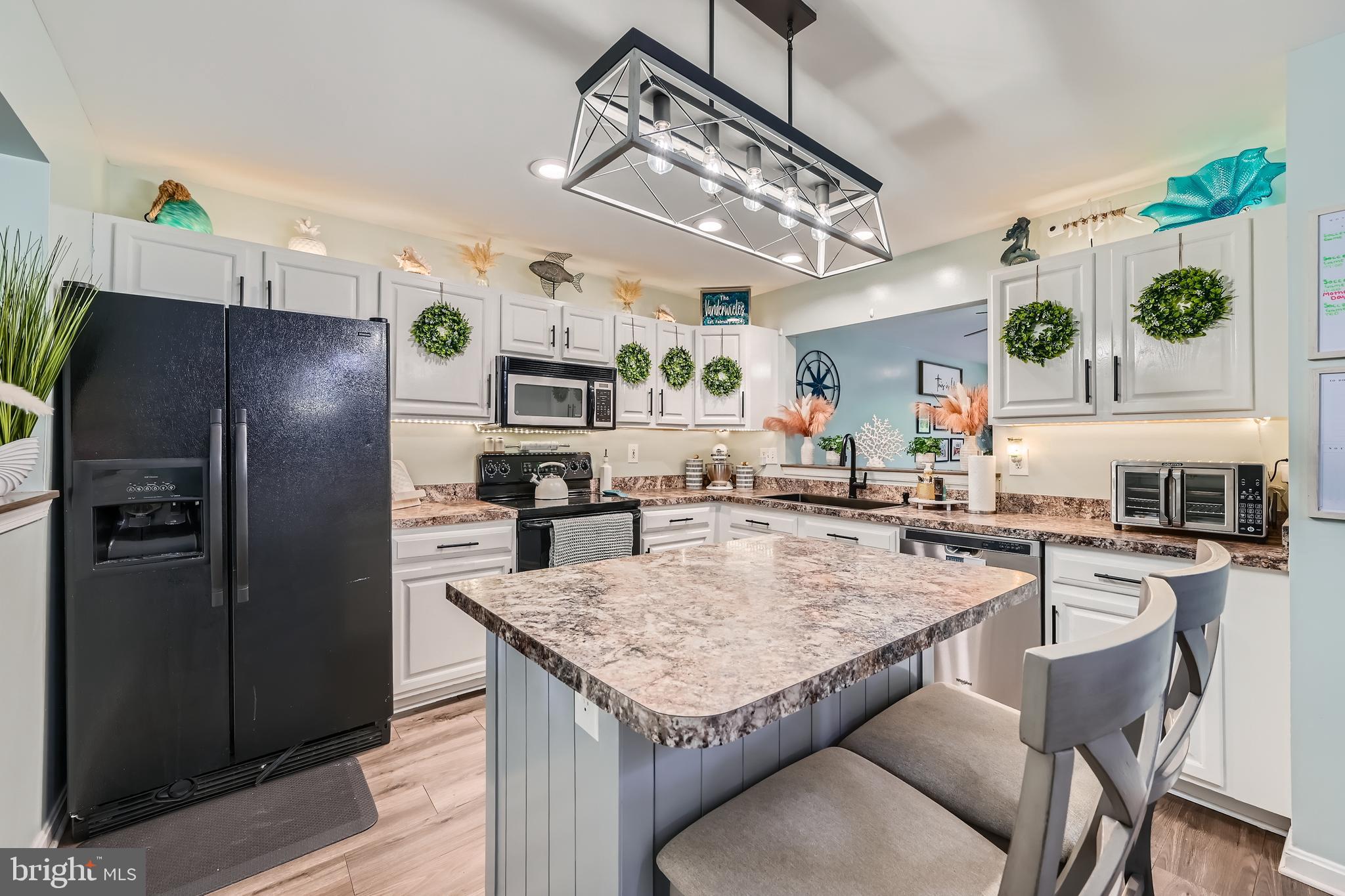 VILLAGE OF THOMAS RUN - Residential