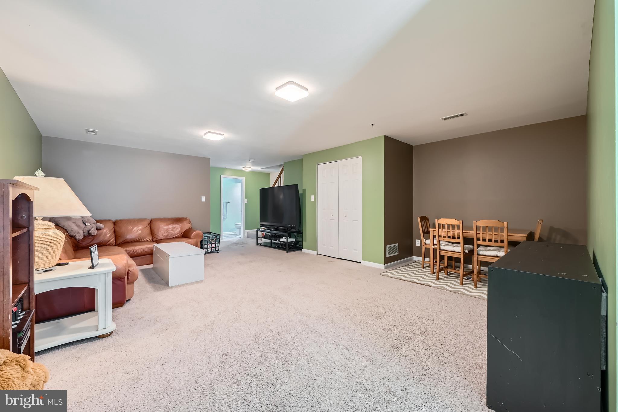 VILLAGE OF THOMAS RUN - Residential