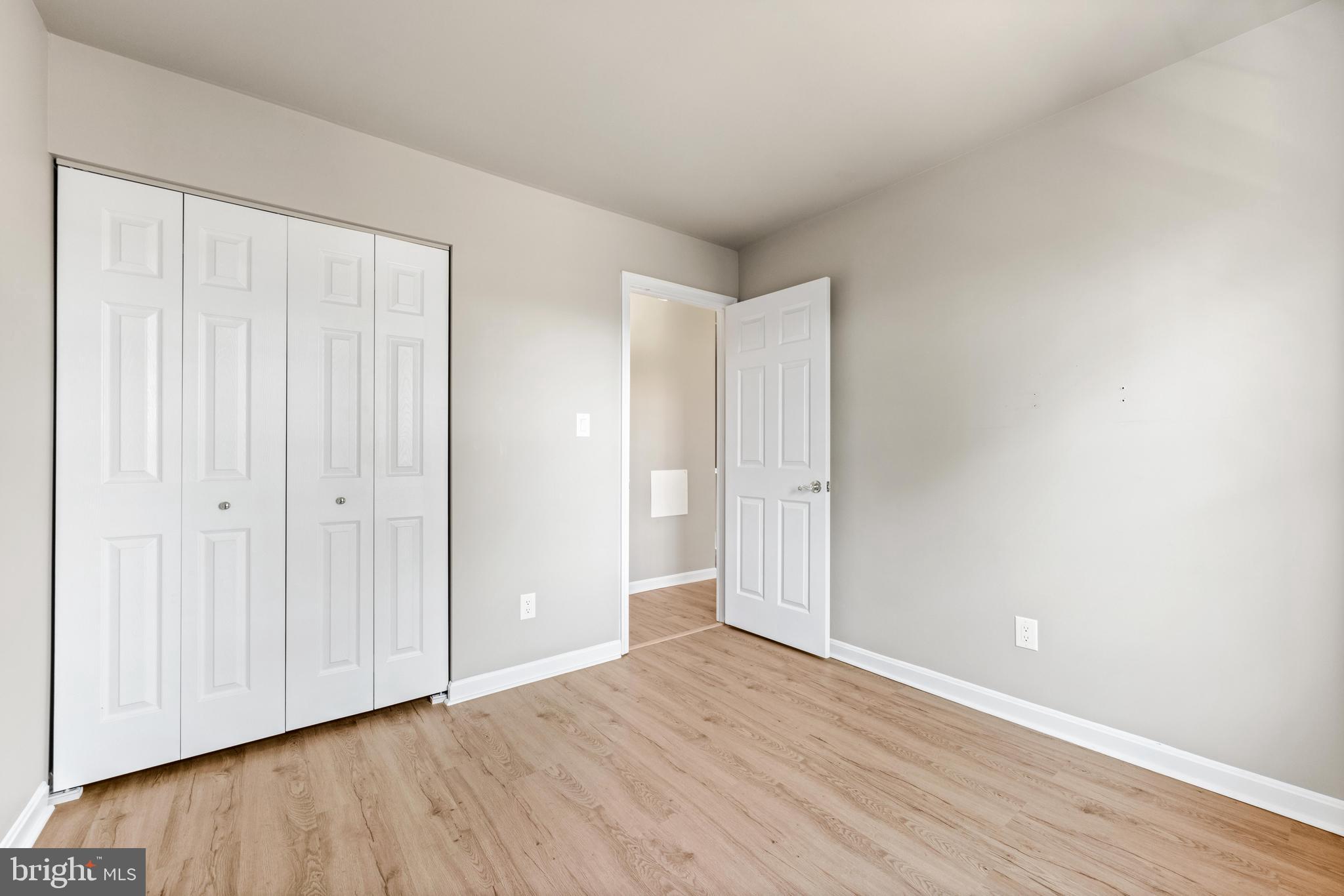 CONSTANT FRIENDSHIP - Residential